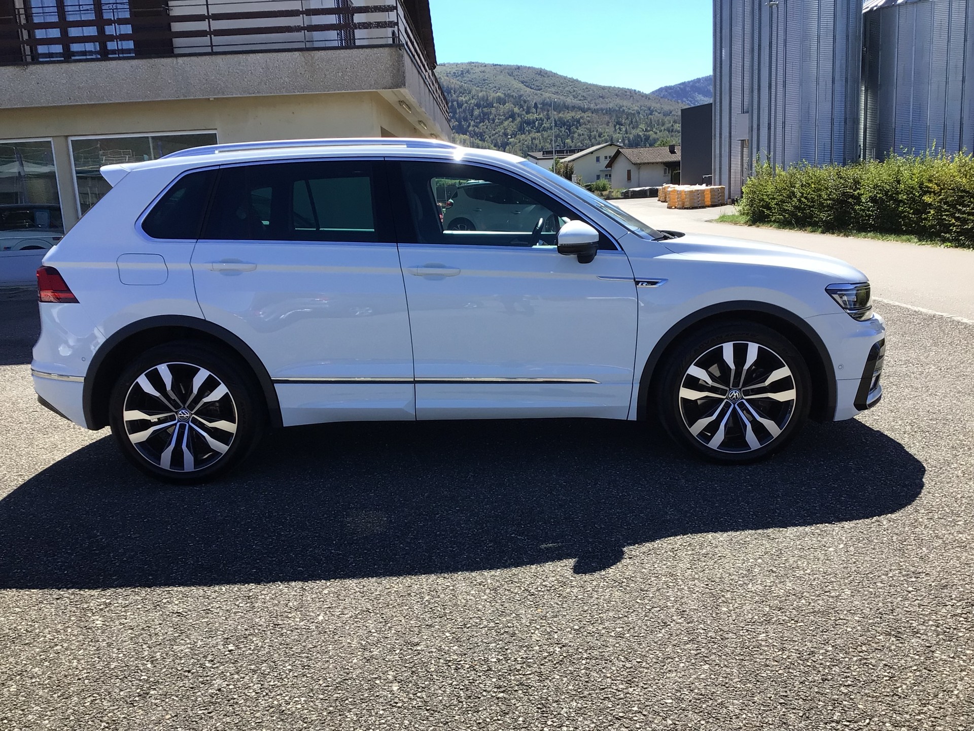 VW Tiguan 2.0TSI Highline 4Motion DSG-image-3