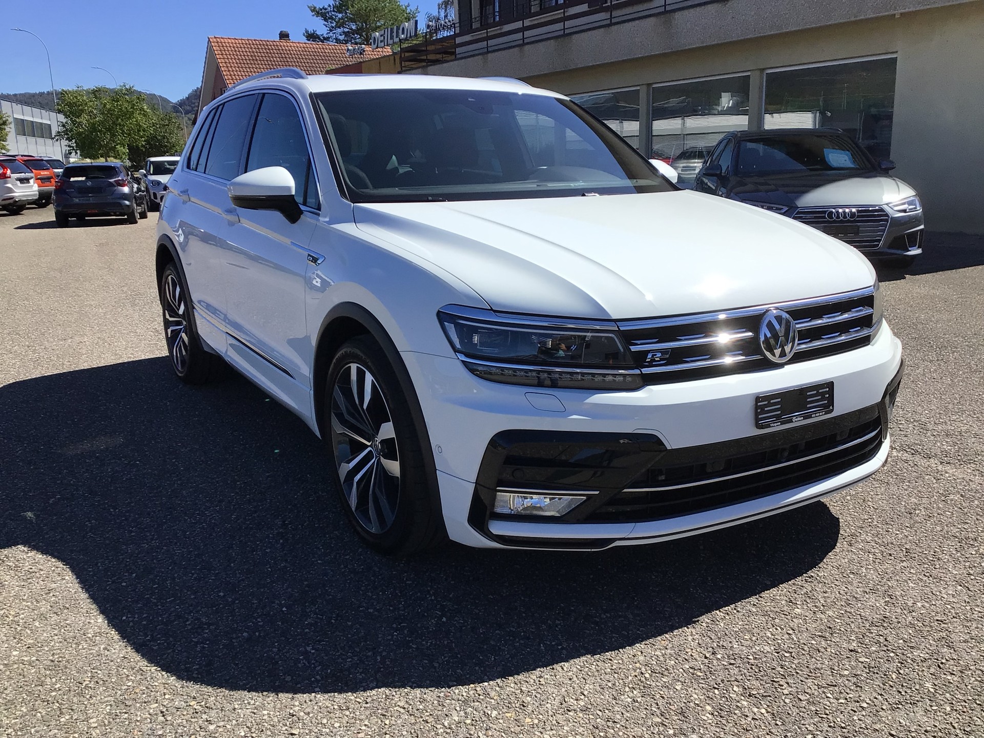 VW Tiguan 2.0TSI Highline 4Motion DSG-image-2