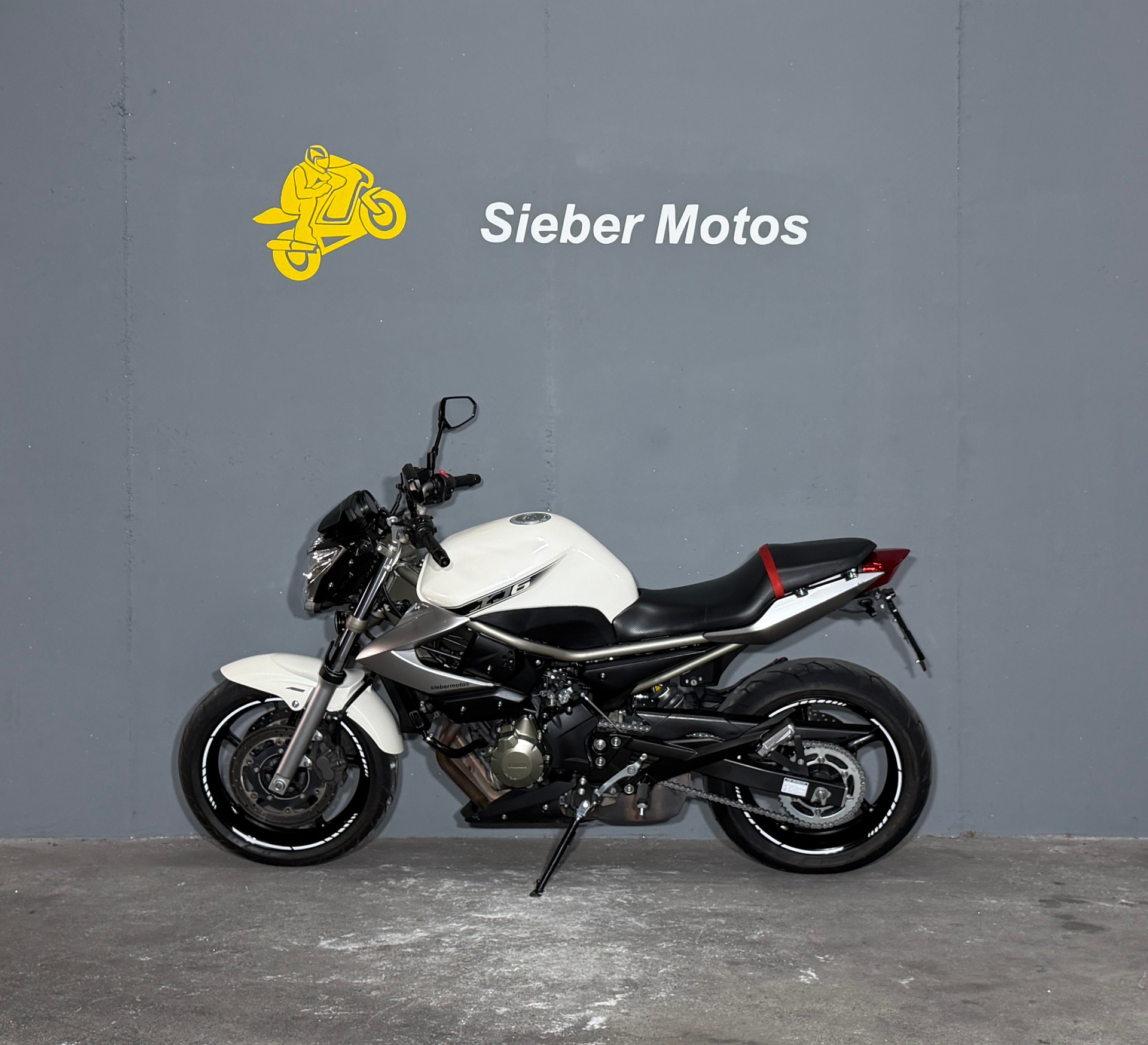YAMAHA XJ6N ABS-image-2