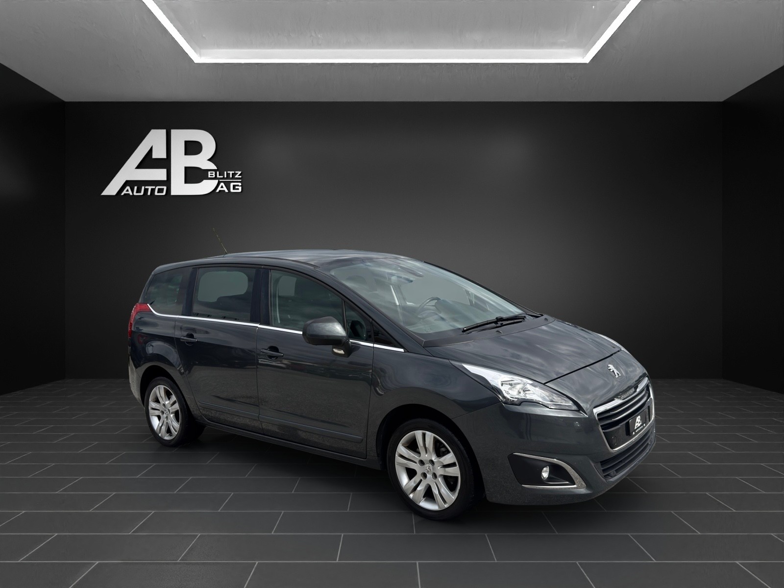 PEUGEOT 5008 2.0 BlueHDI Business Line mit 150 PS * 7-Plätzer *-image-5