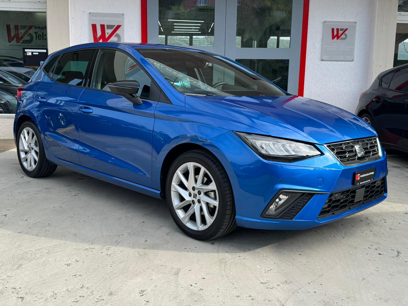 SEAT Ibiza 1.0 FR DSG 60 Monate Werksgarantie-showroom-element-1