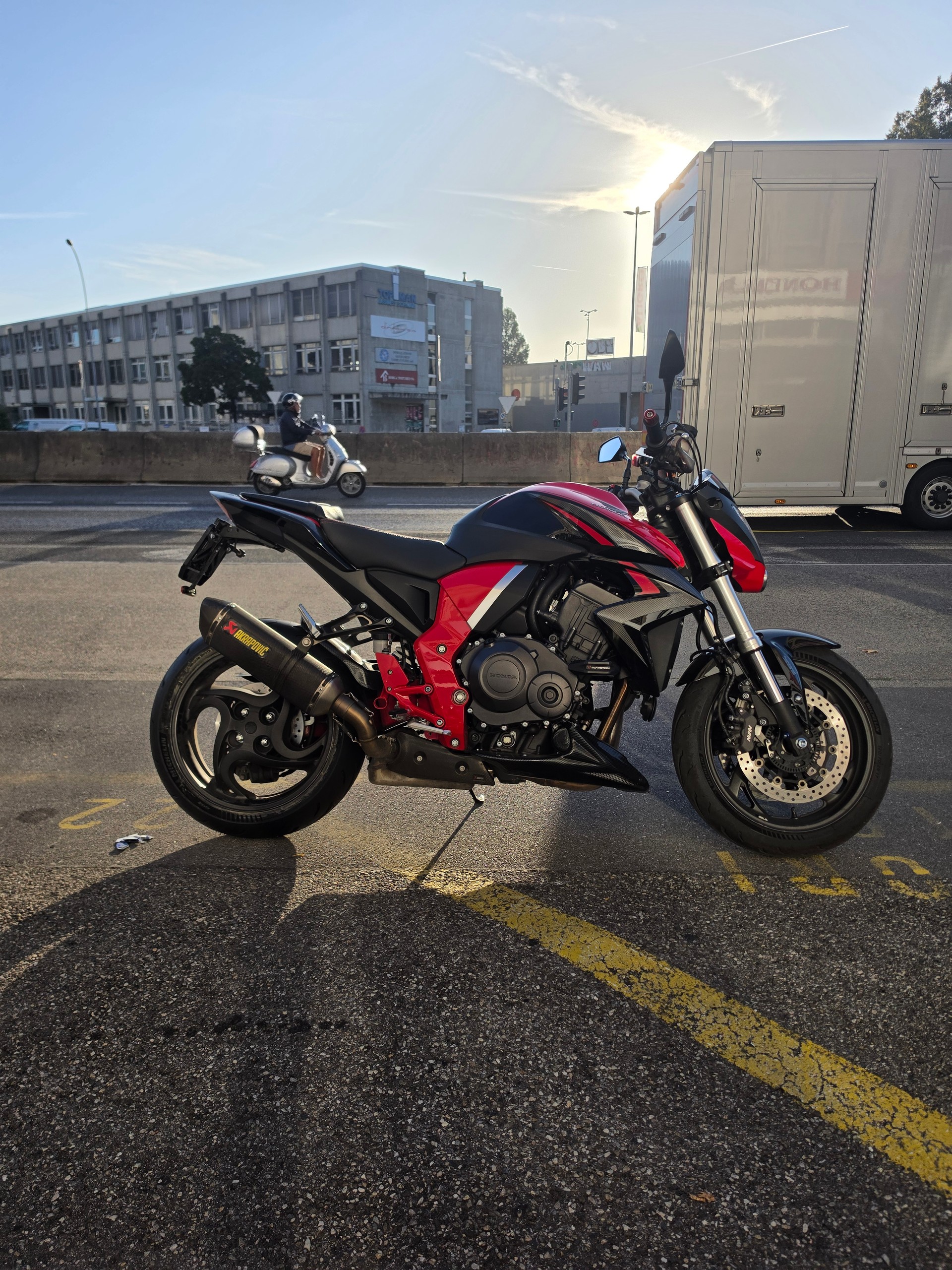 HONDA CB 1000 R ABS-image-1