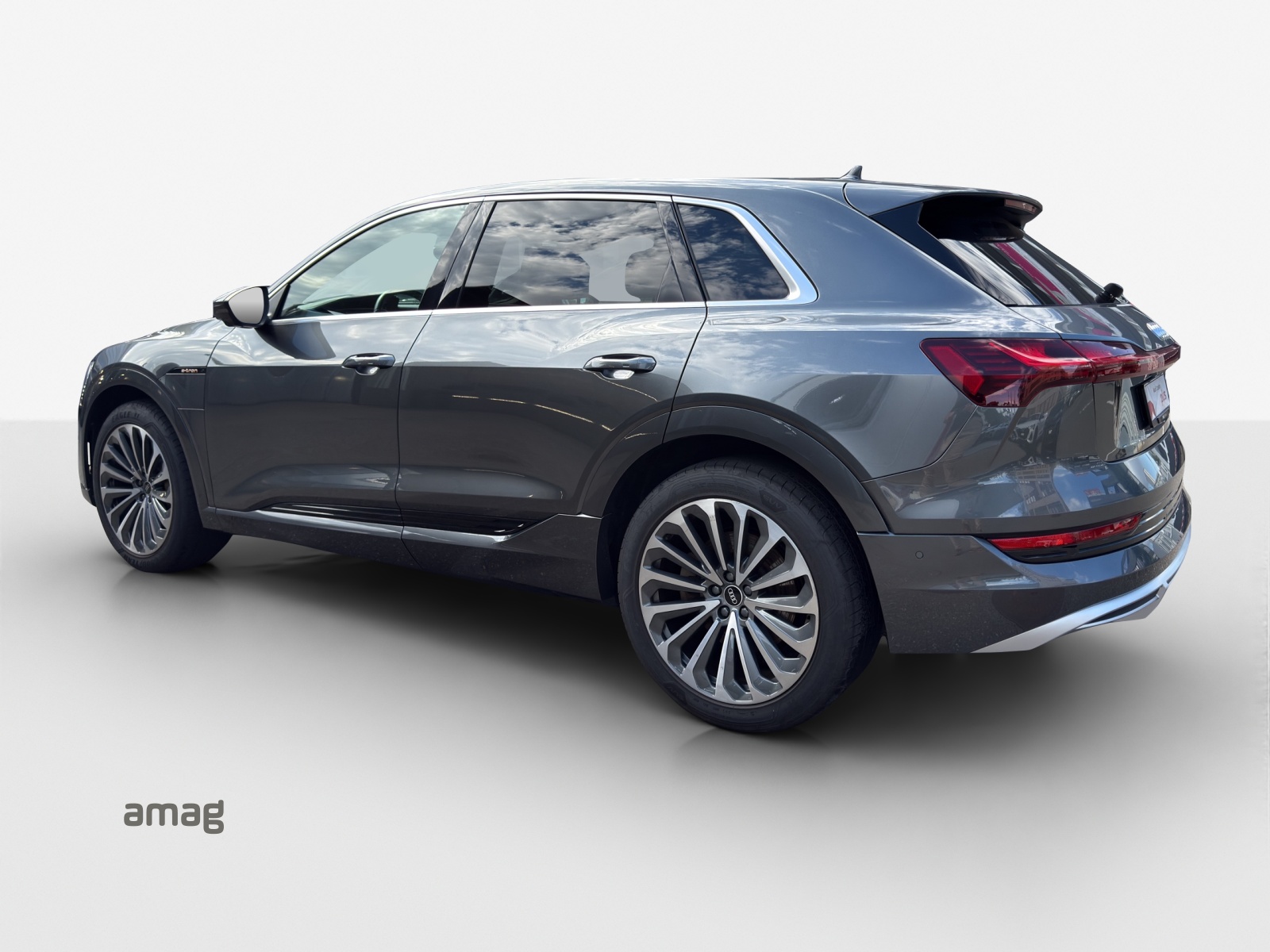 AUDI e-tron 55 S Line quattro-showroom-element-2