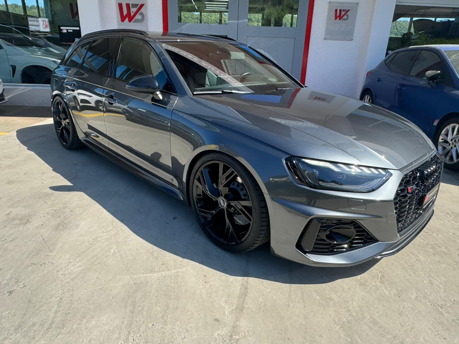 AUDI RS4 Avant quattro tiptronic 💥-showroom-element-3