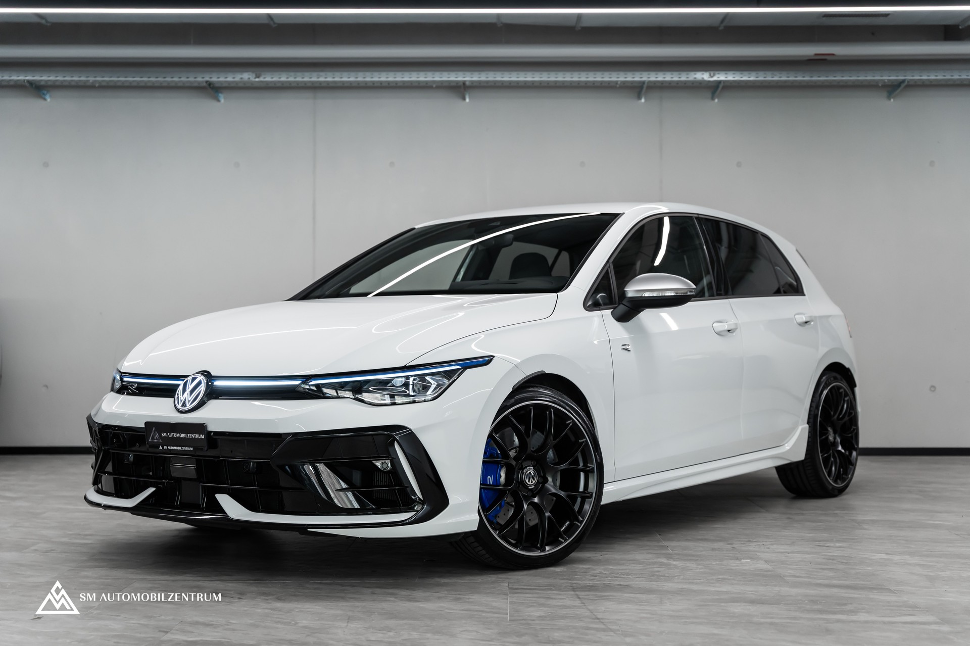 VW Golf VIII 2.0 TSI R DSG 4motion R-Performance / Facelift / Head-Up / Harman&Kardon / Rückfahrkamera