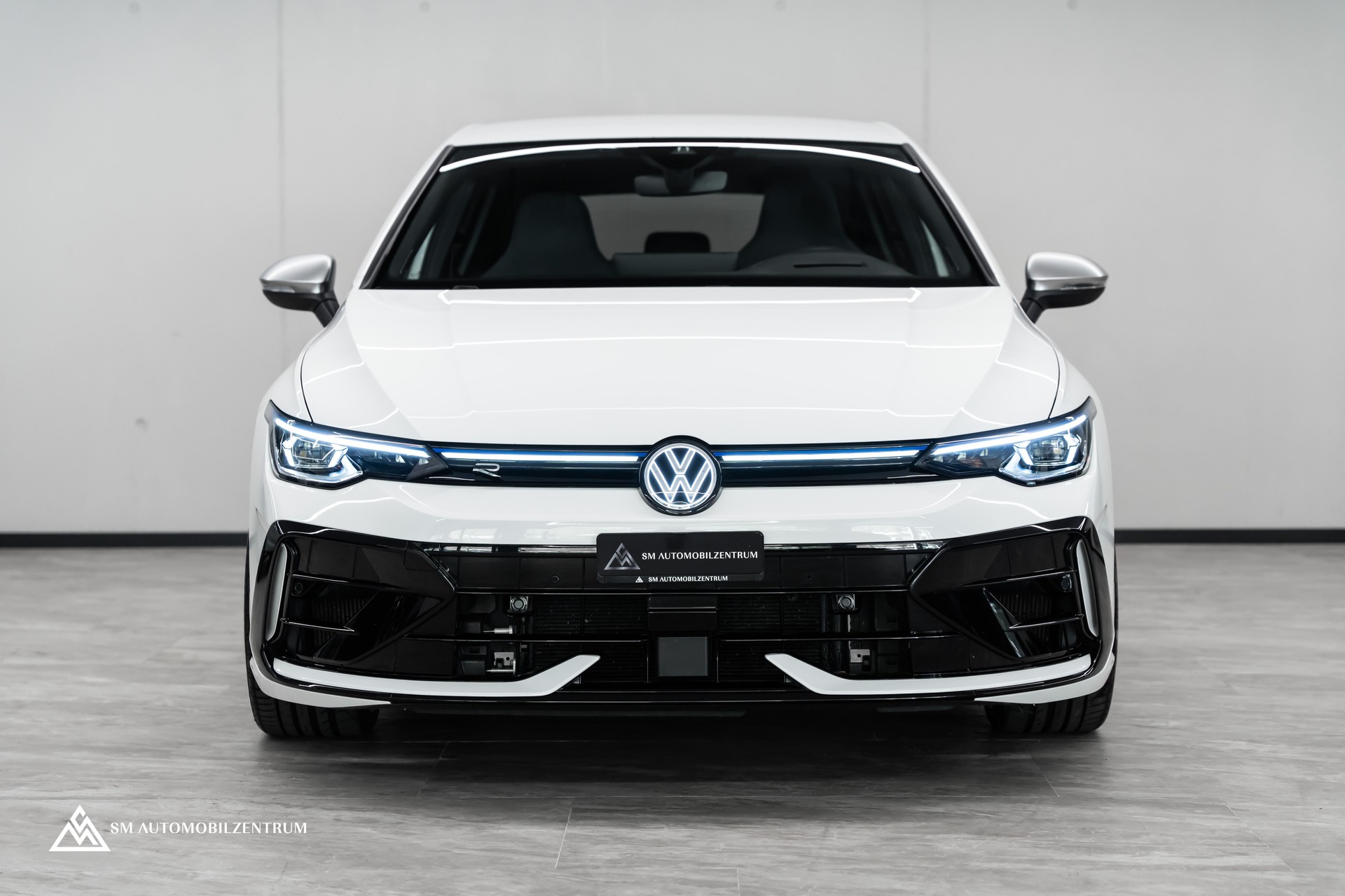VW Golf VIII 2.0 TSI R DSG 4motion R-Performance / Facelift / Head-Up / Harman&Kardon / Rückfahrkamera-showroom-element-1