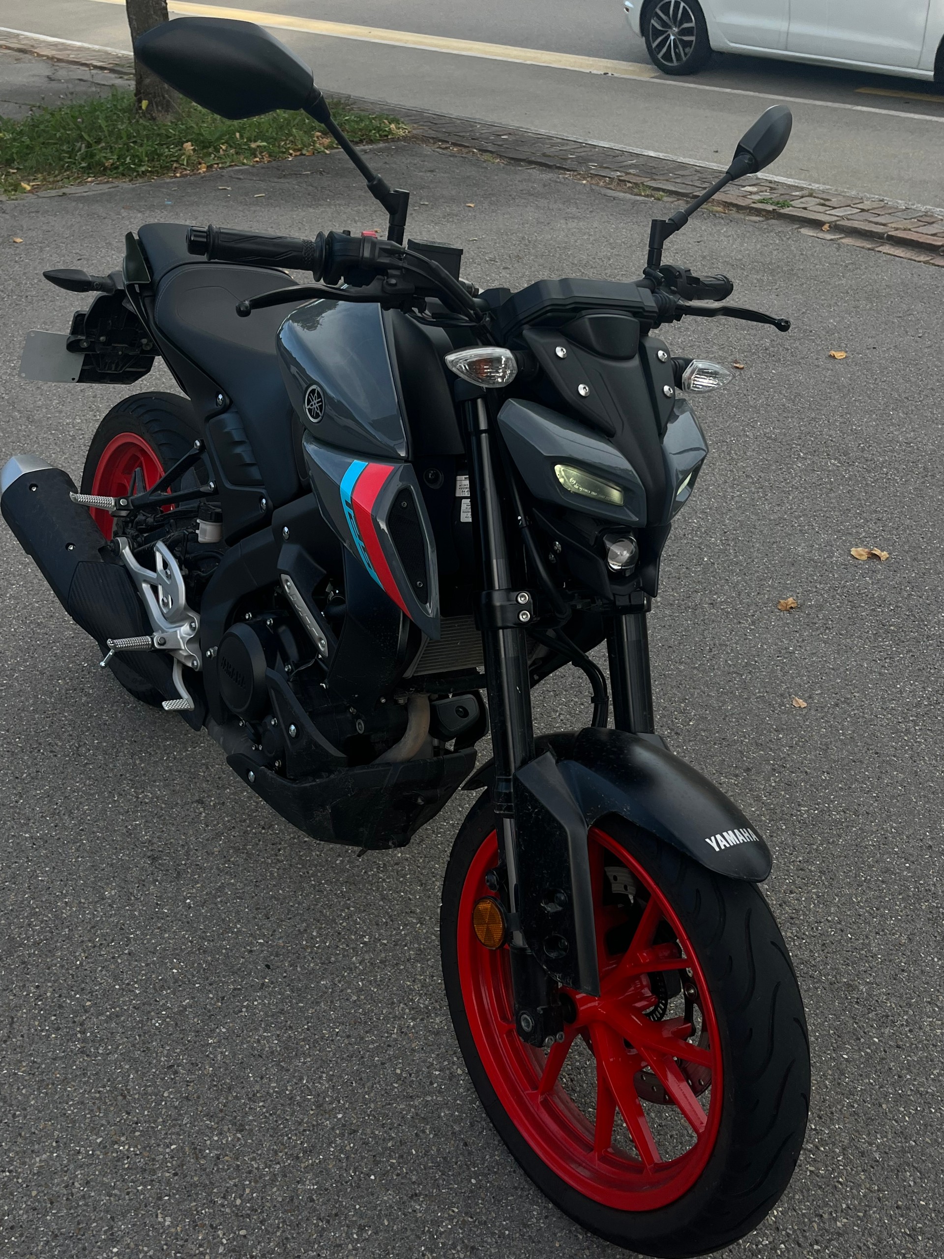 YAMAHA MT-125 ABS-image-4