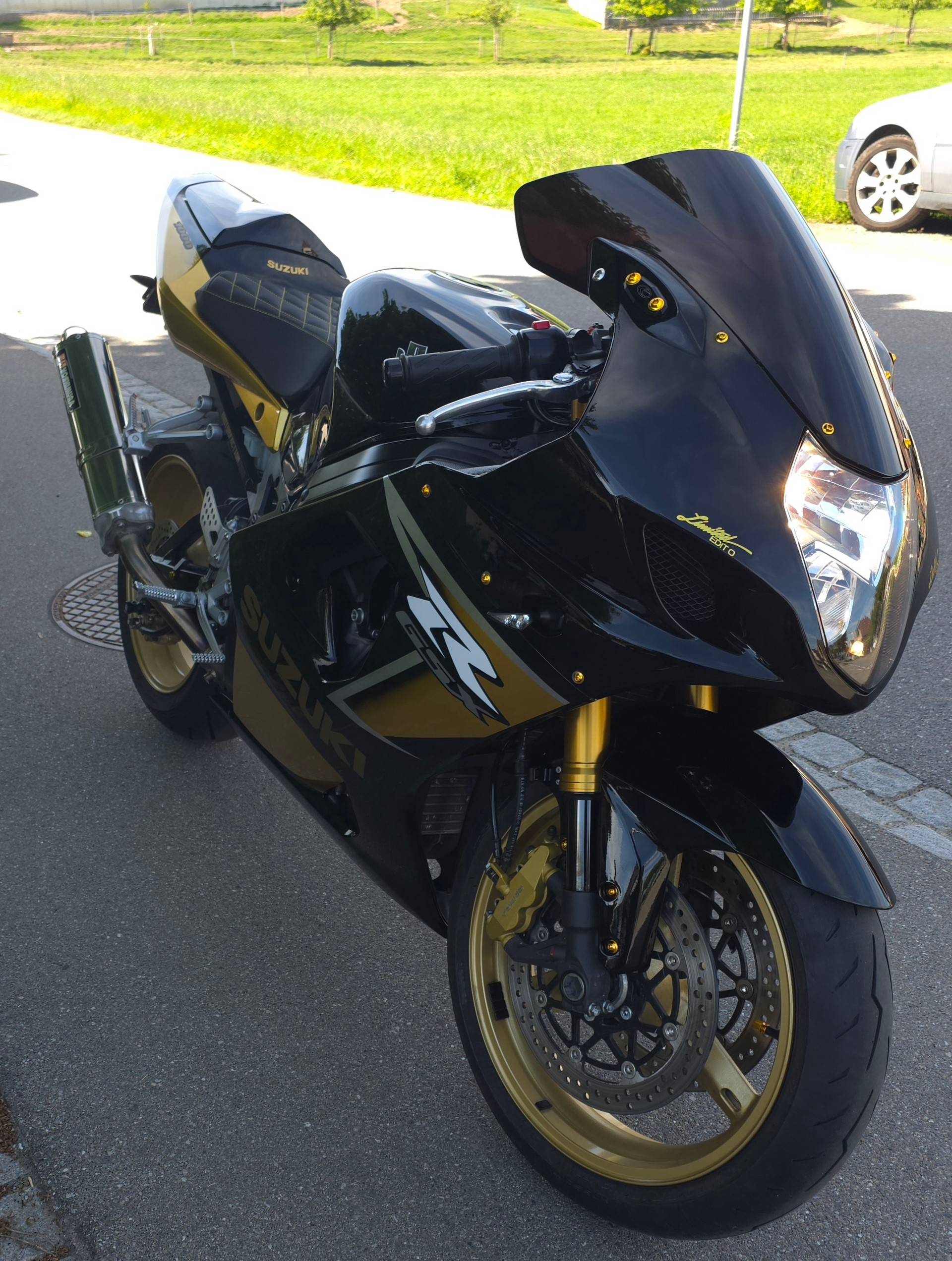 SUZUKI GSX-R 1000 Z I.E. Special Edition-image-2