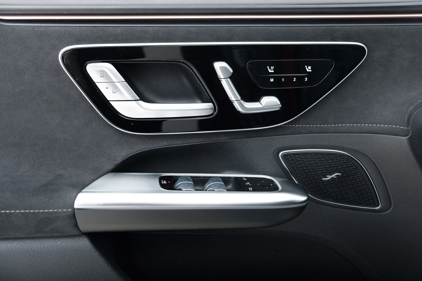 MERCEDES-BENZ EQE 53 AMG 4Matic+ V295-image-10