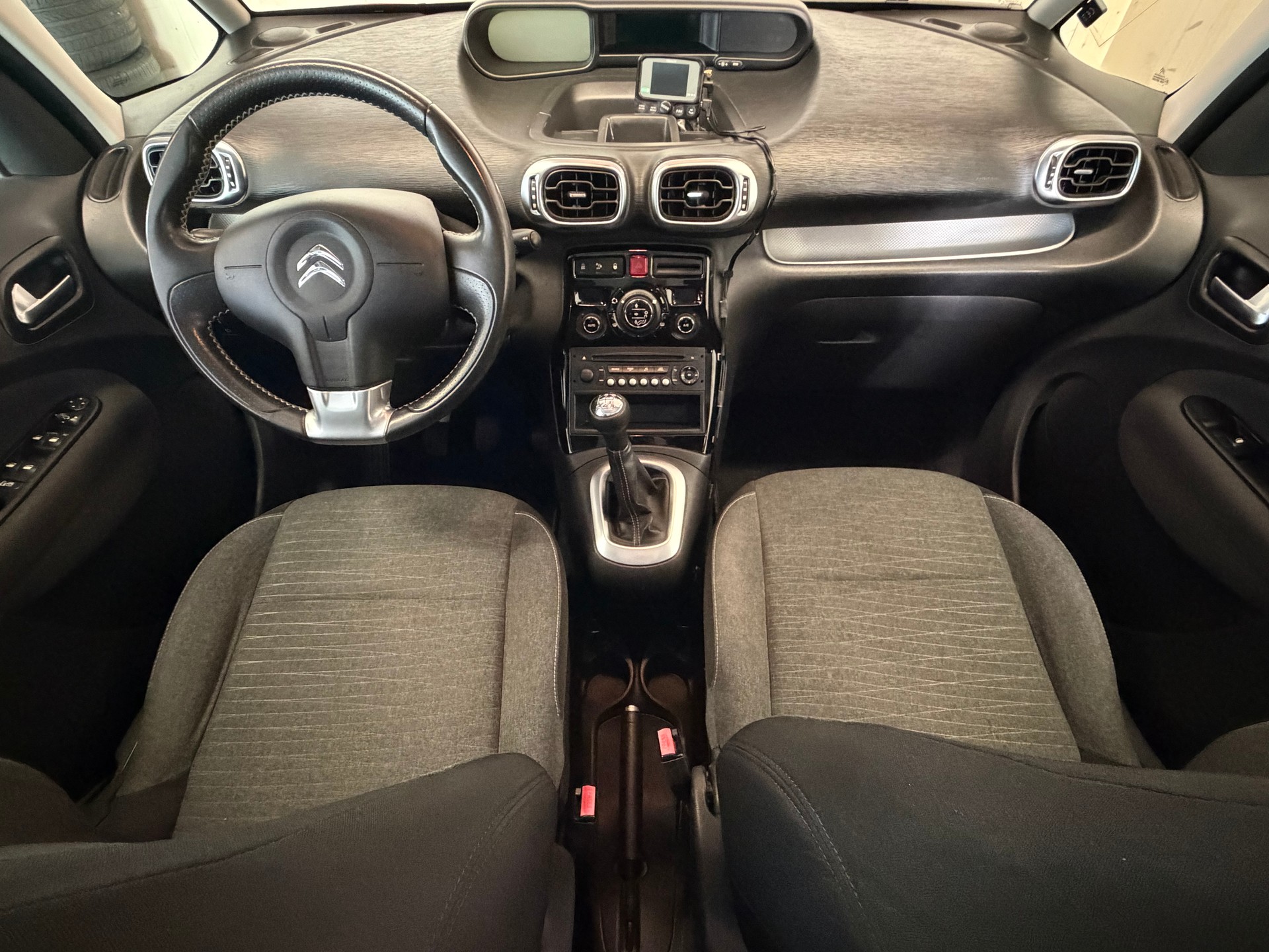 CITROEN C3 Picasso 1.2 Pure Tech Feel Edition-image-8