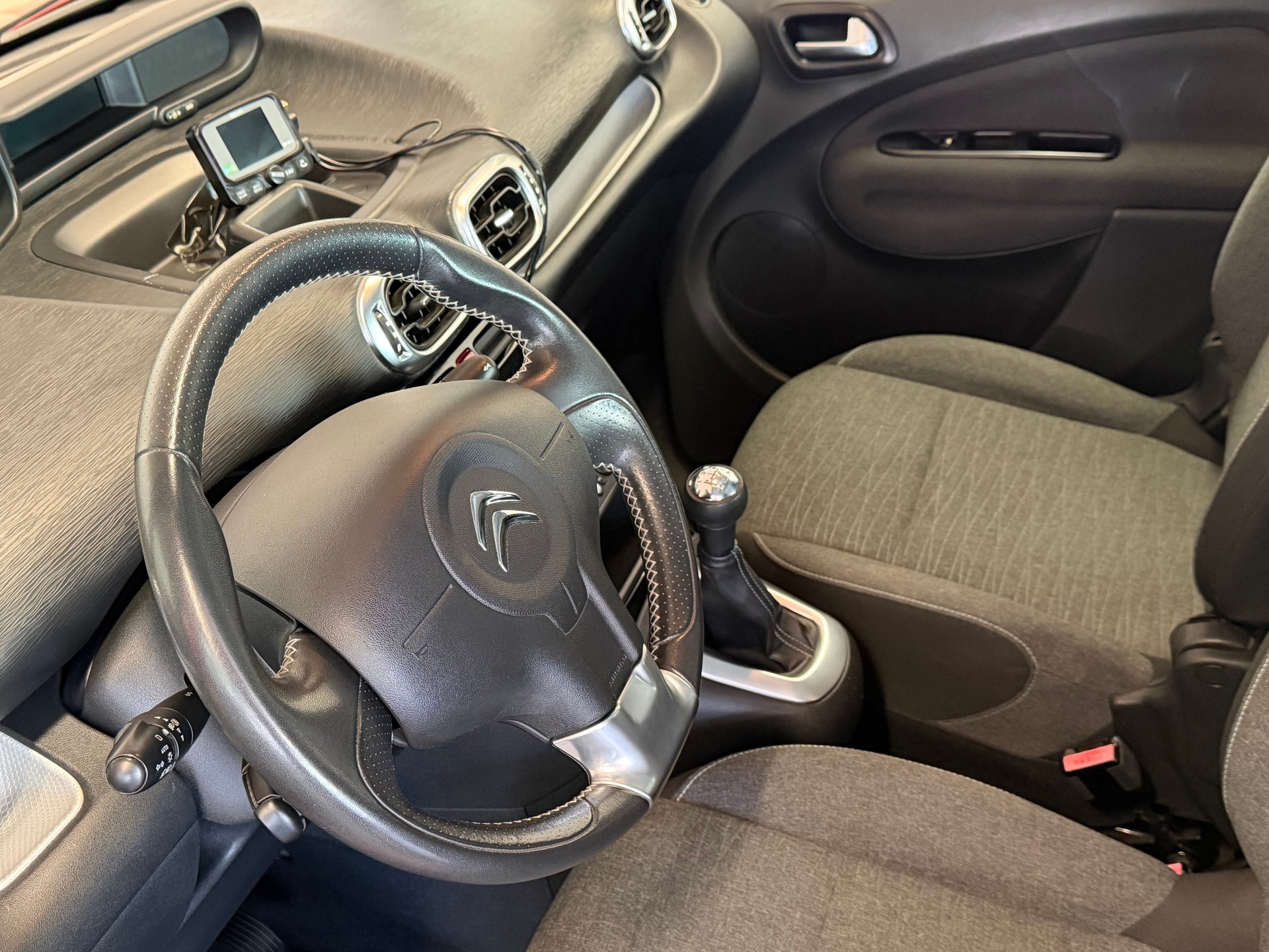 CITROEN C3 Picasso 1.2 Pure Tech Feel Edition-image-10