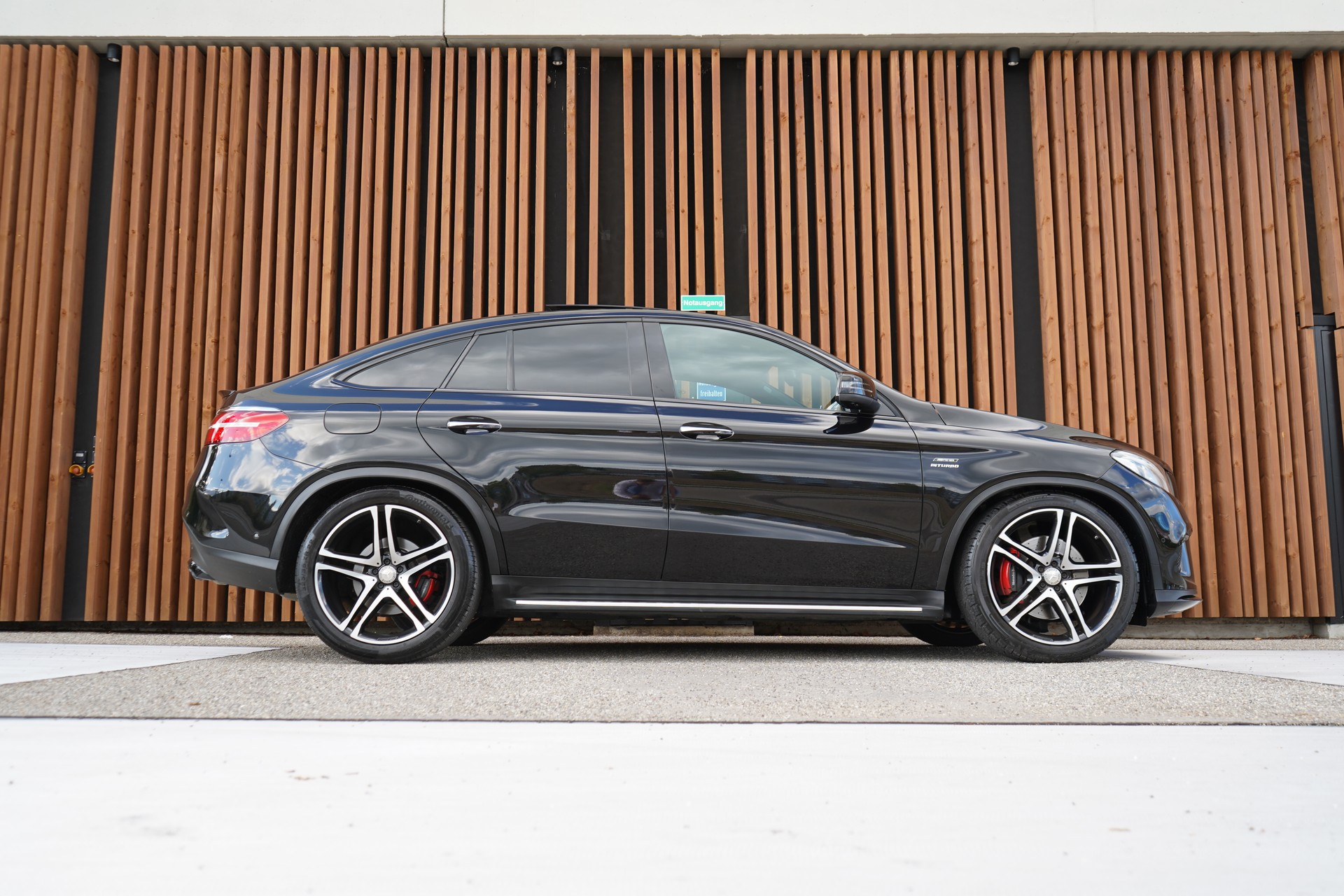 MERCEDES-BENZ GLE COUPÉ 43 AMG 4MATIC BLACK 9G-TRONIC l 367 PS-showroom-element-2