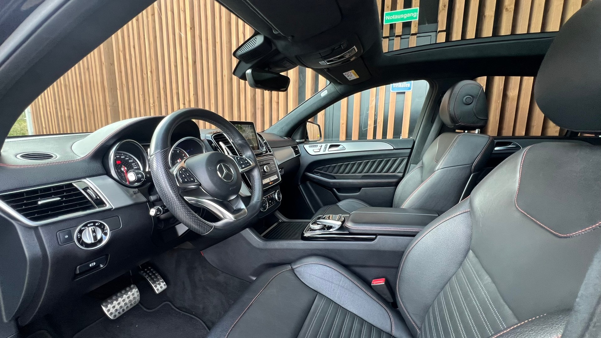 MERCEDES-BENZ GLE COUPÉ 43 AMG 4MATIC BLACK 9G-TRONIC l 367 PS-image-27