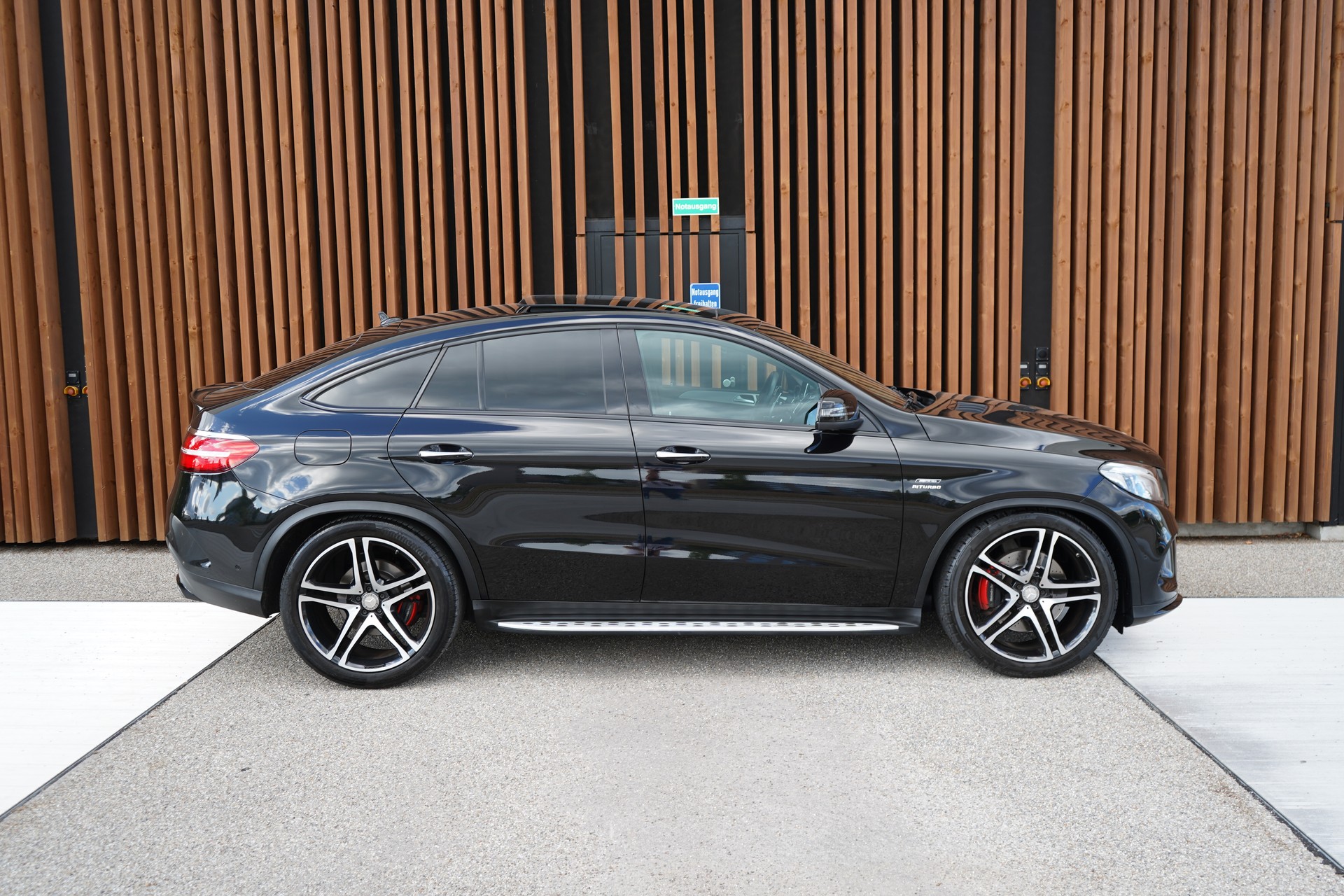 MERCEDES-BENZ GLE COUPÉ 43 AMG 4MATIC BLACK 9G-TRONIC l 367 PS-image-4