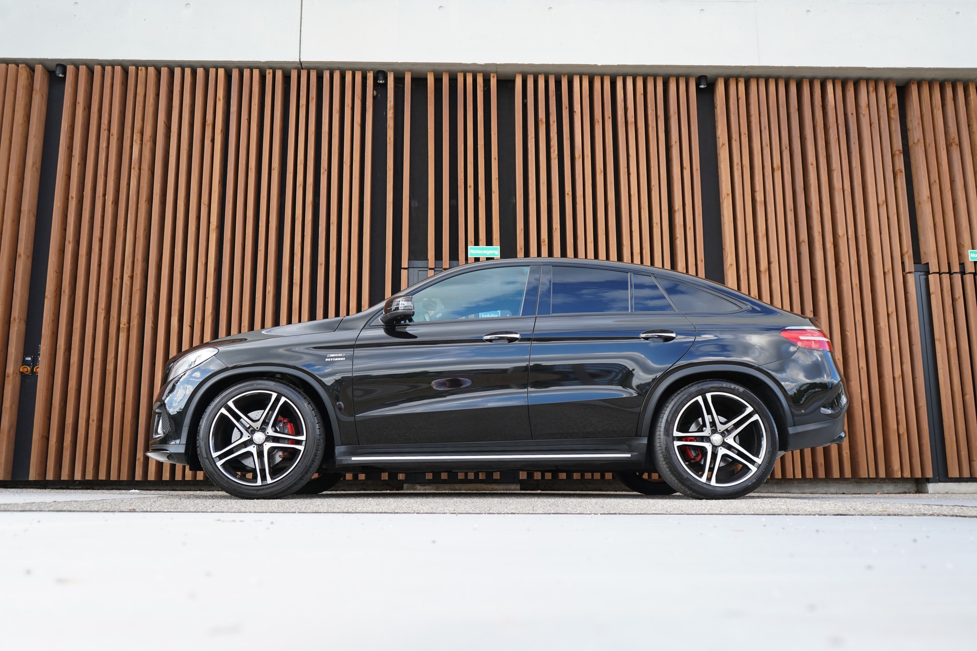 MERCEDES-BENZ GLE COUPÉ 43 AMG 4MATIC BLACK 9G-TRONIC l 367 PS-showroom-element-1