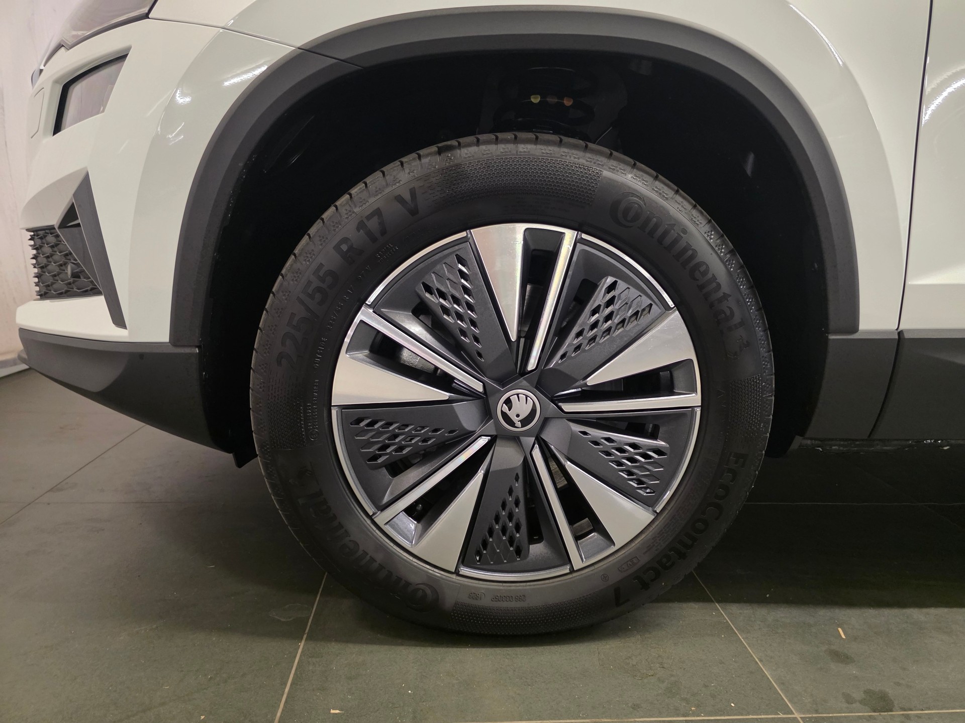 SKODA Karoq 2.0 TDI CR Dynamic 4x4 DSG-image-24
