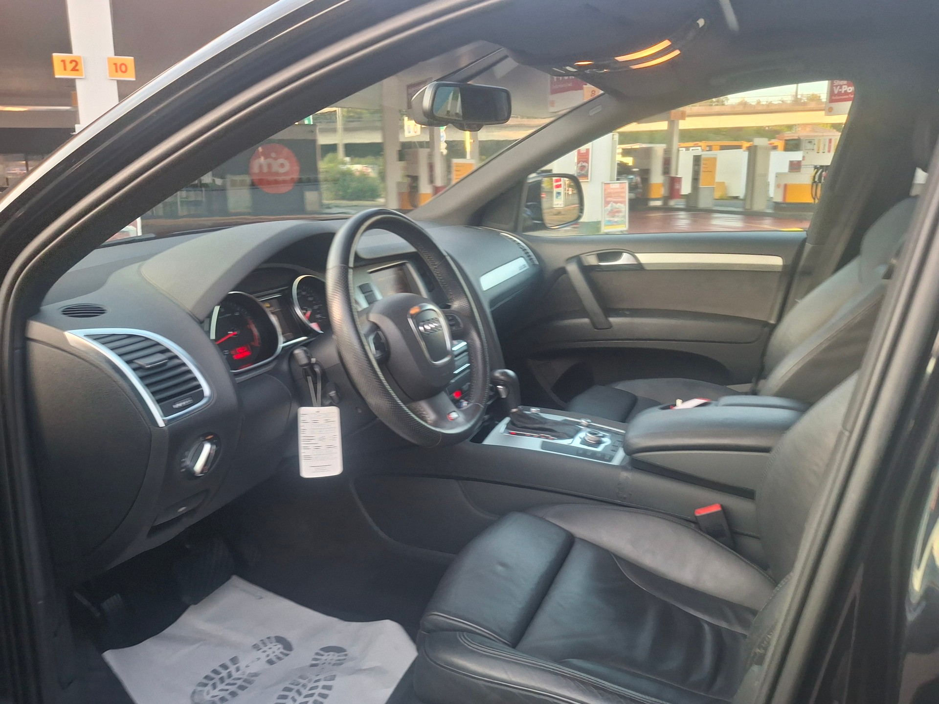 AUDI Q7 3.0 TDI quattro tiptronic-image-18