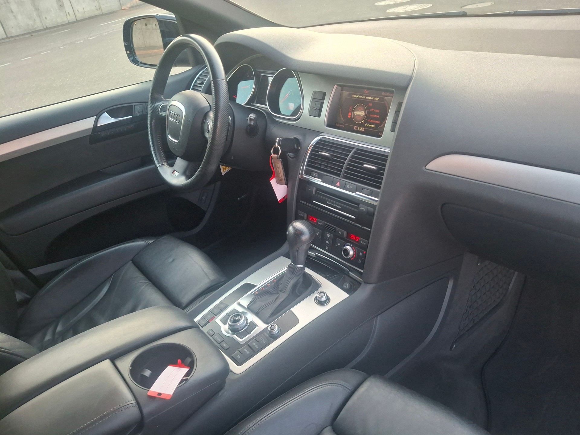 AUDI Q7 3.0 TDI quattro tiptronic-image-28