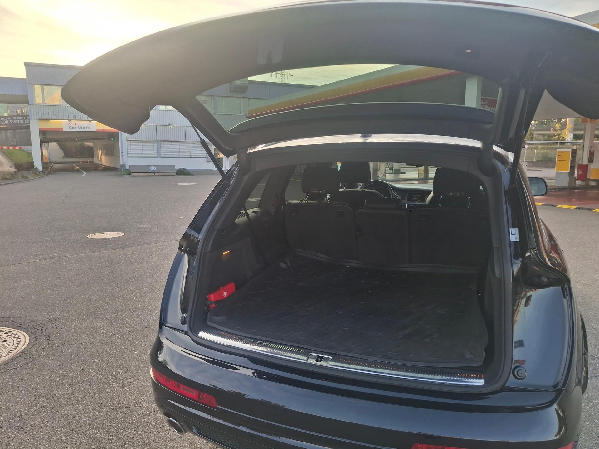 AUDI Q7 3.0 TDI quattro tiptronic-image-26