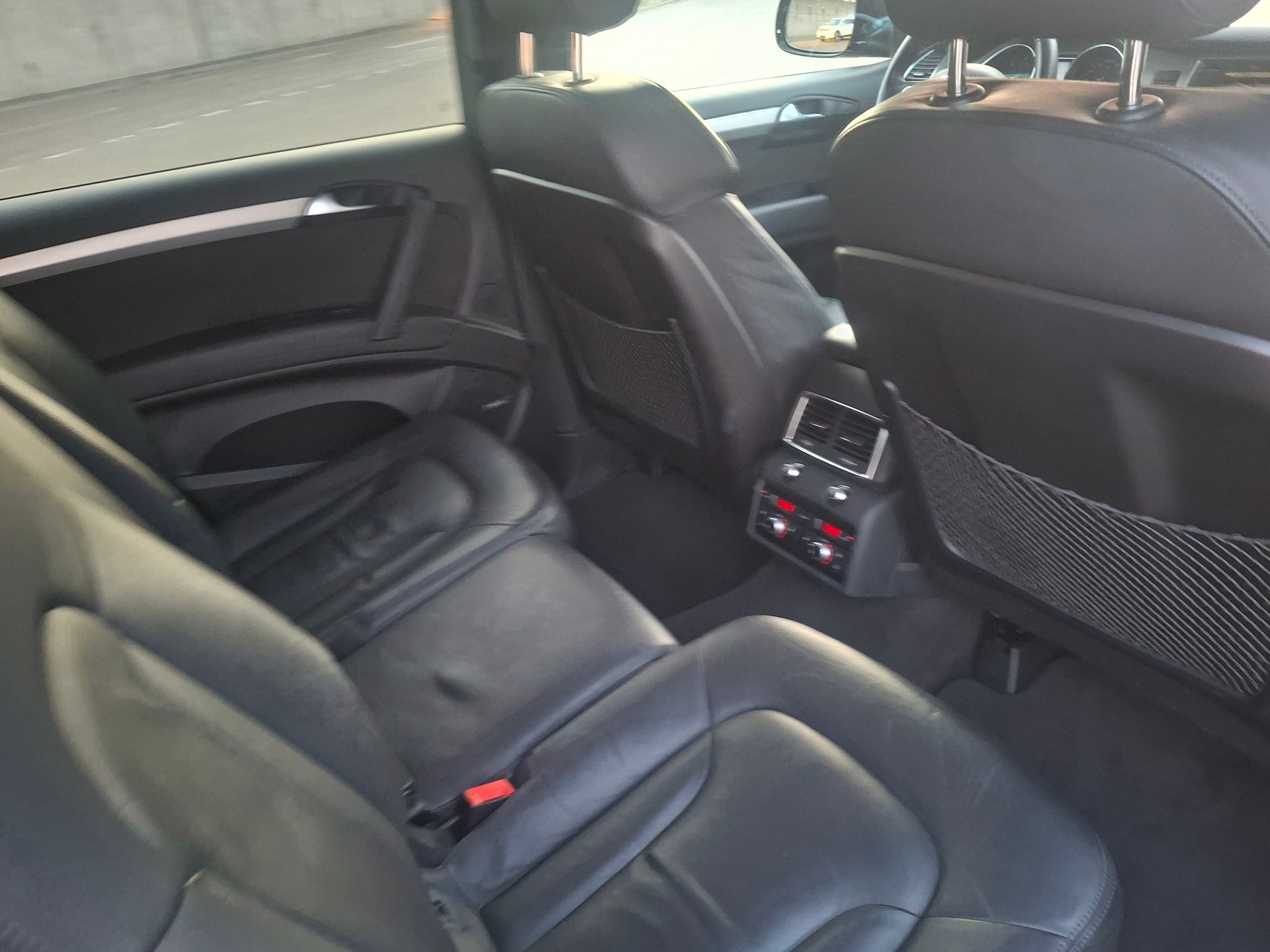 AUDI Q7 3.0 TDI quattro tiptronic-image-9