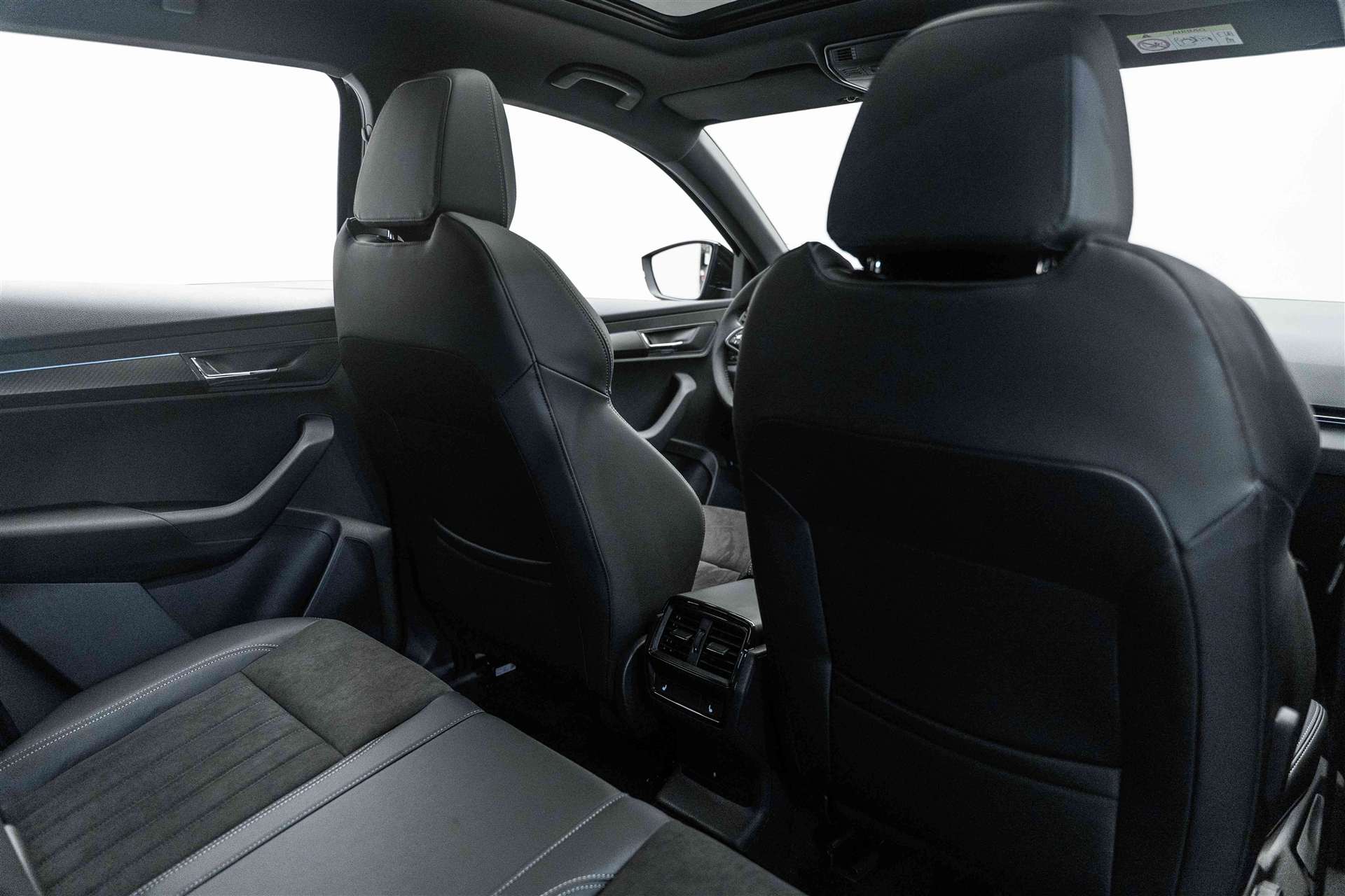 SKODA SKODA Karoq 2.0 TSi SportLine 4x4 DSG-Automat-image-14