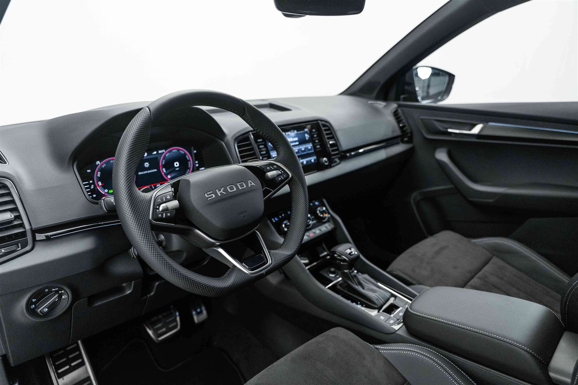 SKODA SKODA Karoq 2.0 TSi SportLine 4x4 DSG-Automat-image-8