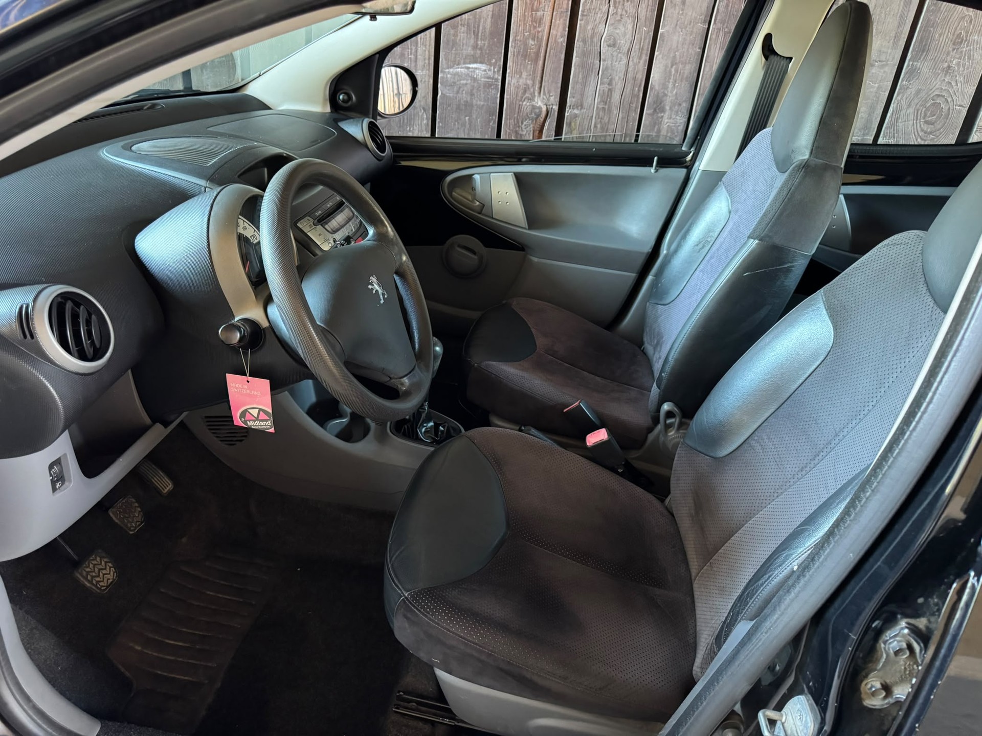 PEUGEOT 107 1.0 Trendy-image-5