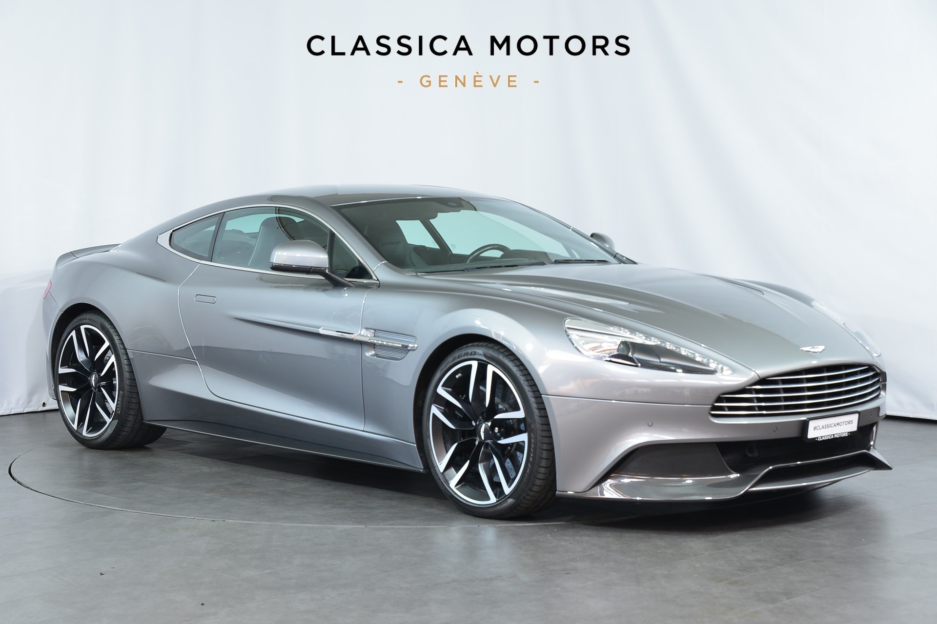 ASTON MARTIN Vanquish V12 5.9-48 Touchtronic 3-showroom-element-1
