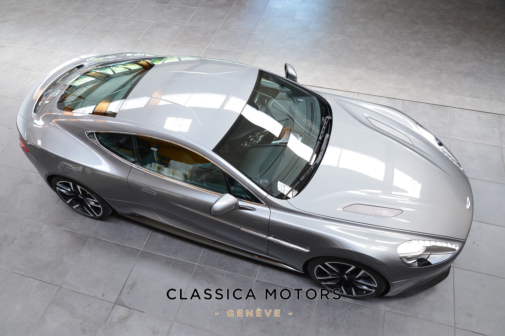 ASTON MARTIN Vanquish V12 5.9-48 Touchtronic 3-image-12
