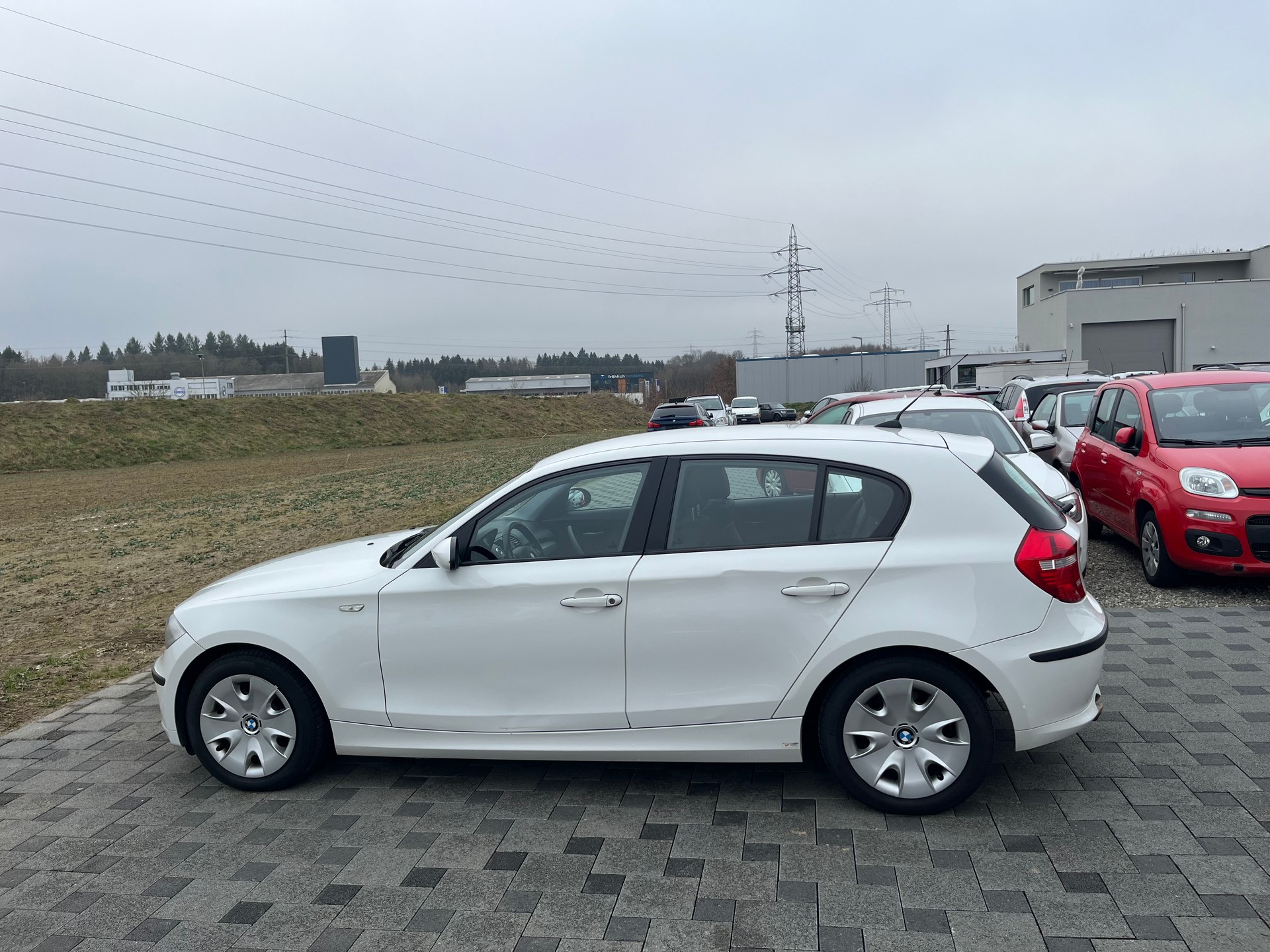 BMW 118d Access-image-5