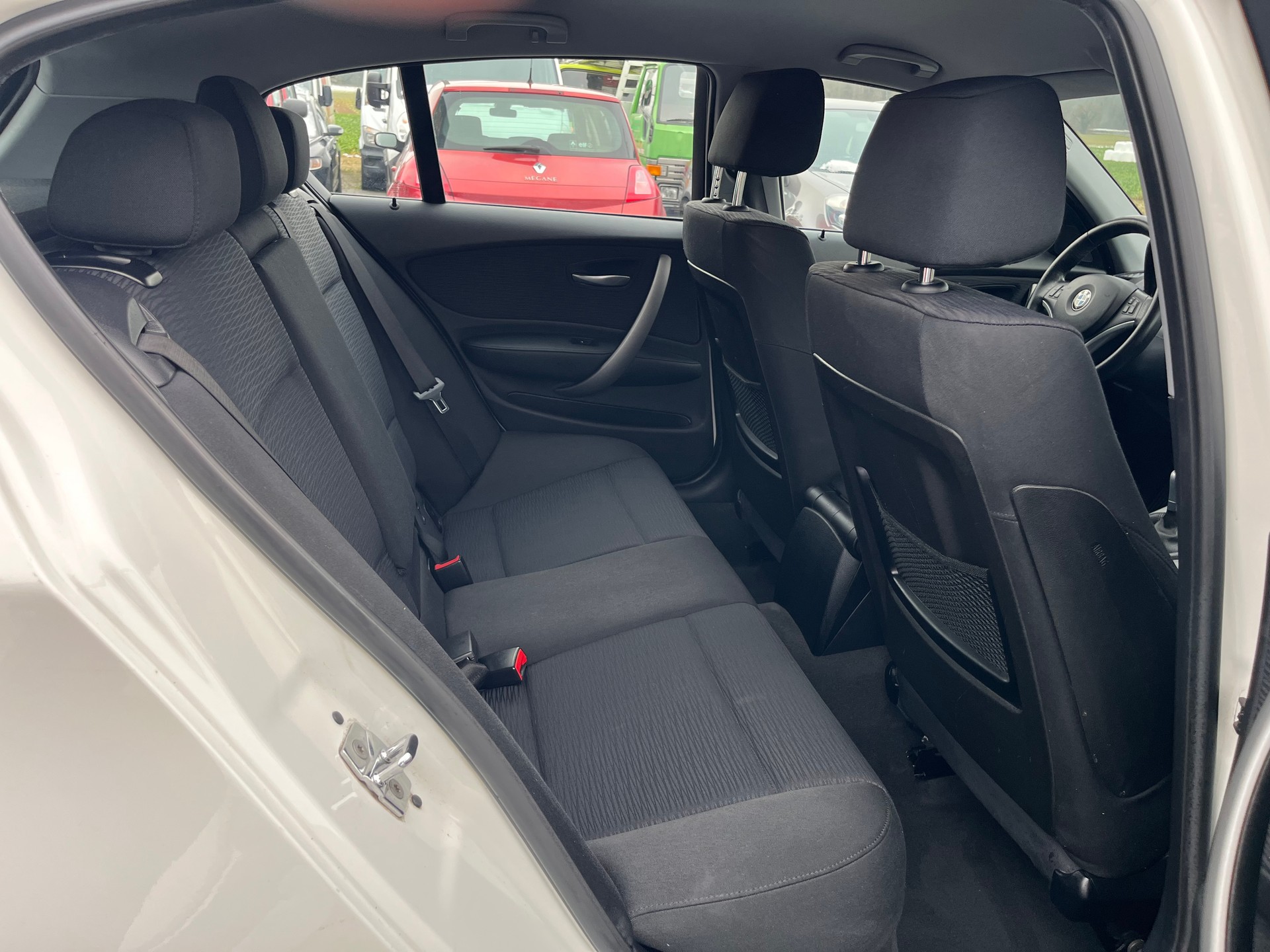 BMW 118d Access-image-10