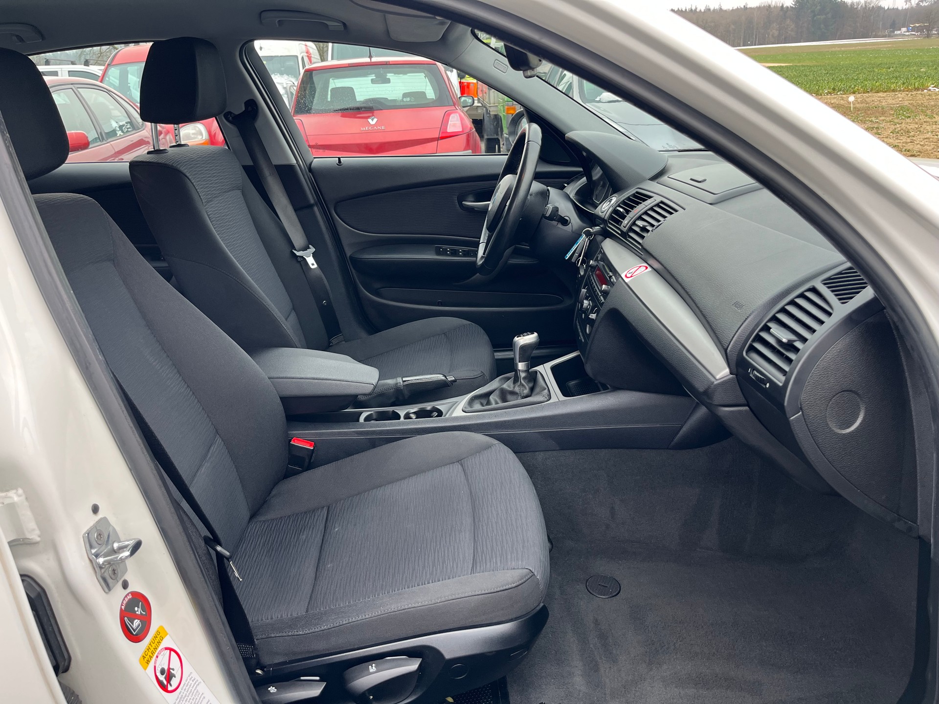 BMW 118d Access-image-8