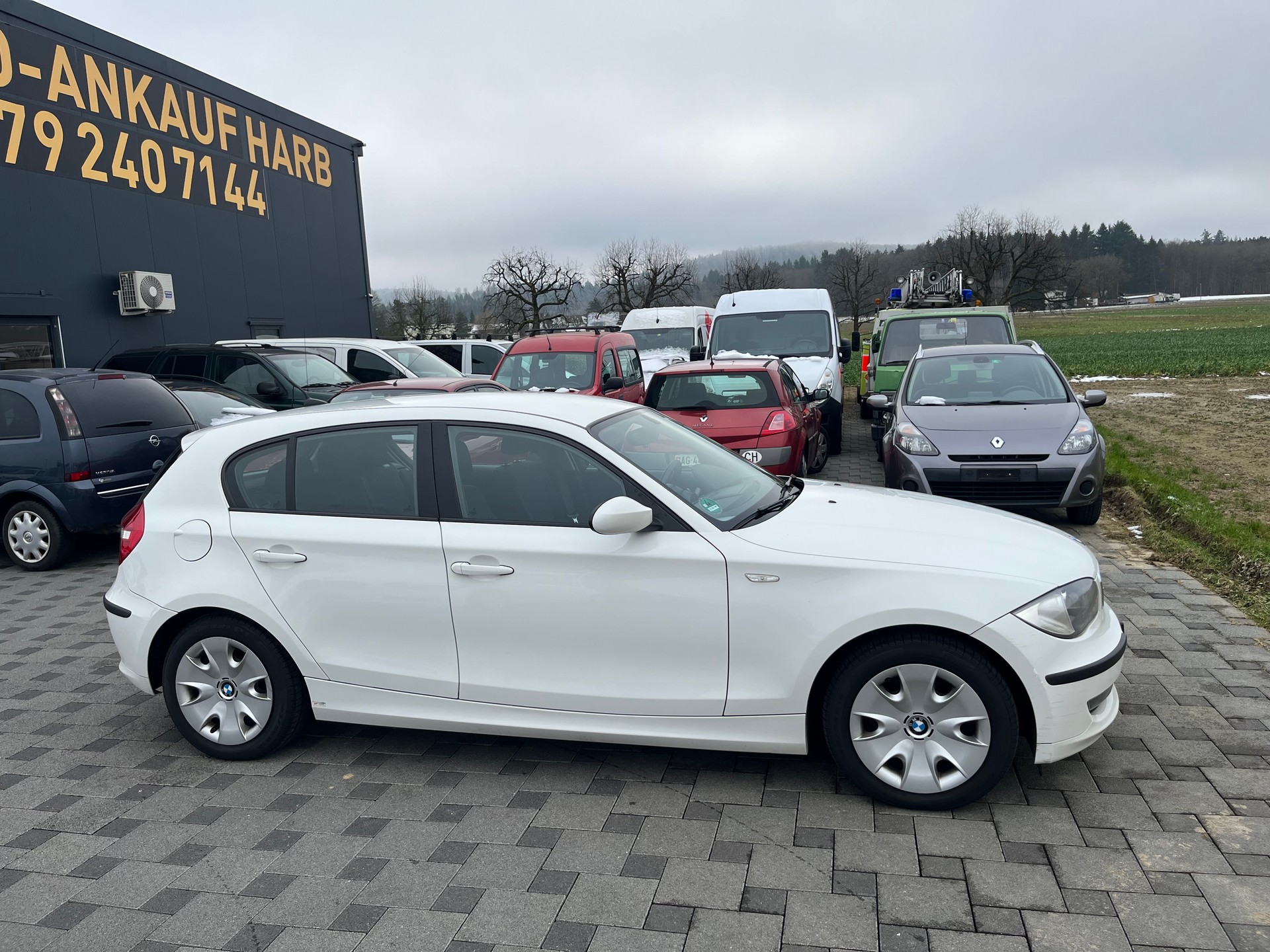 BMW 118d Access-image-1