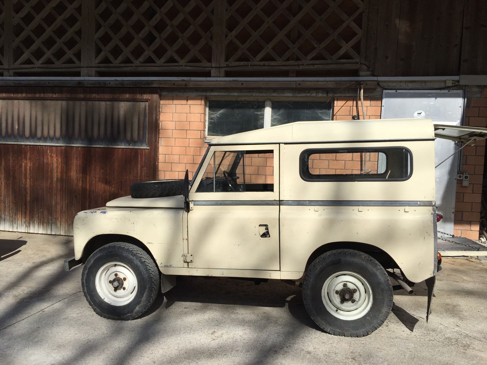 LAND ROVER Land Rover 88 2.3-image-10
