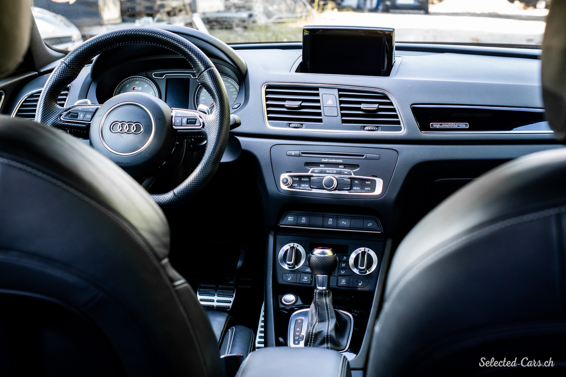 AUDI RS Q3 2.5 TFSI quattro S-tronic-image-13