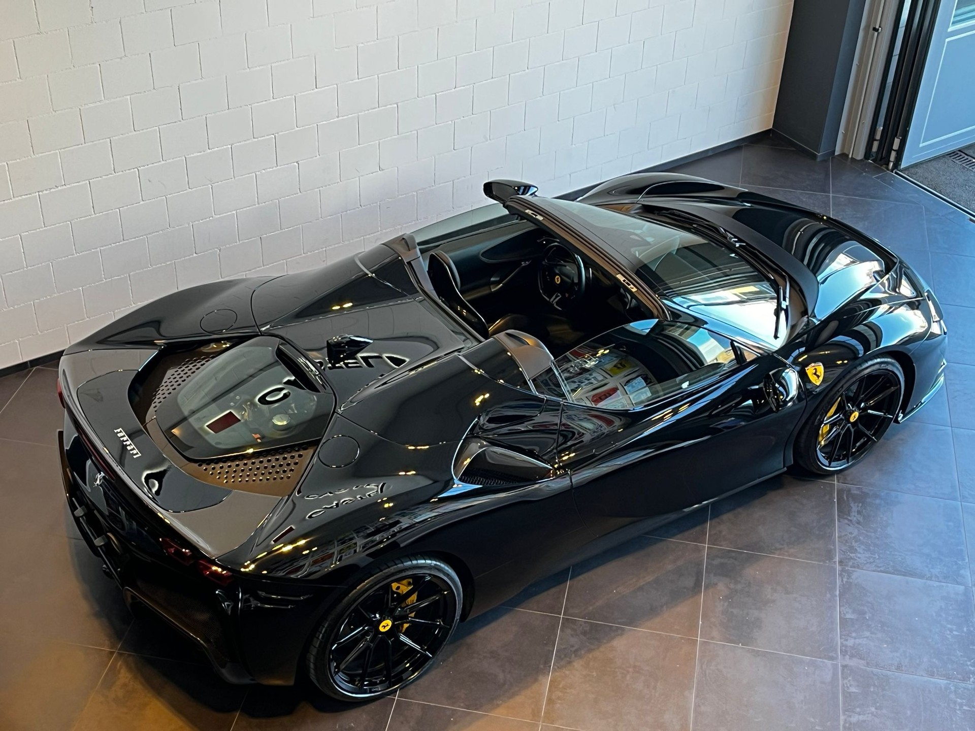 FERRARI SF90 Spider-image-7