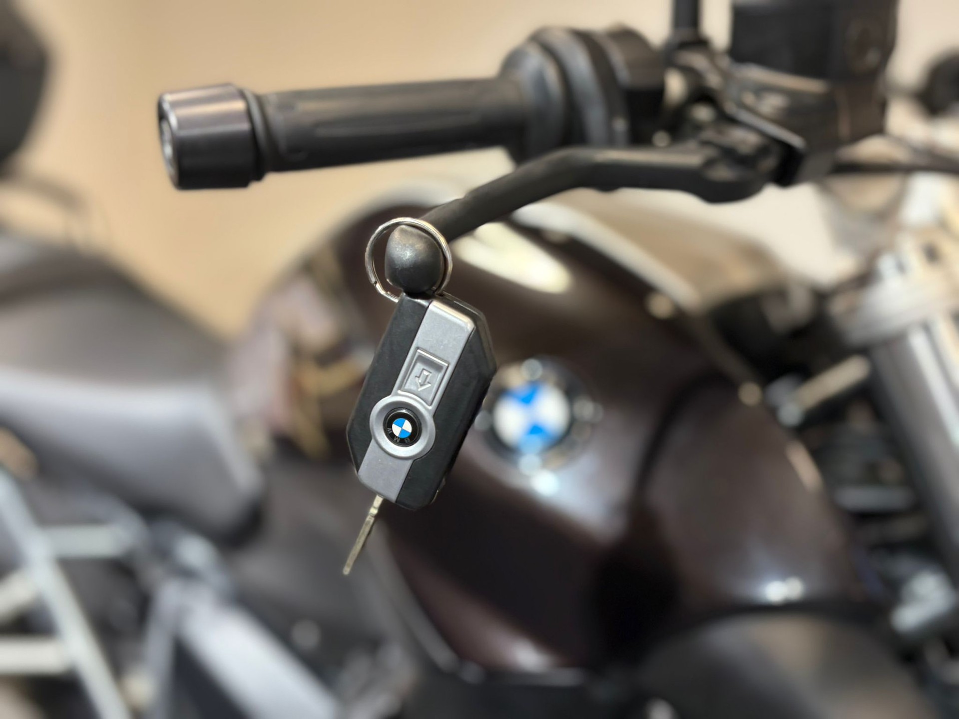 BMW R 1200 R-image-8