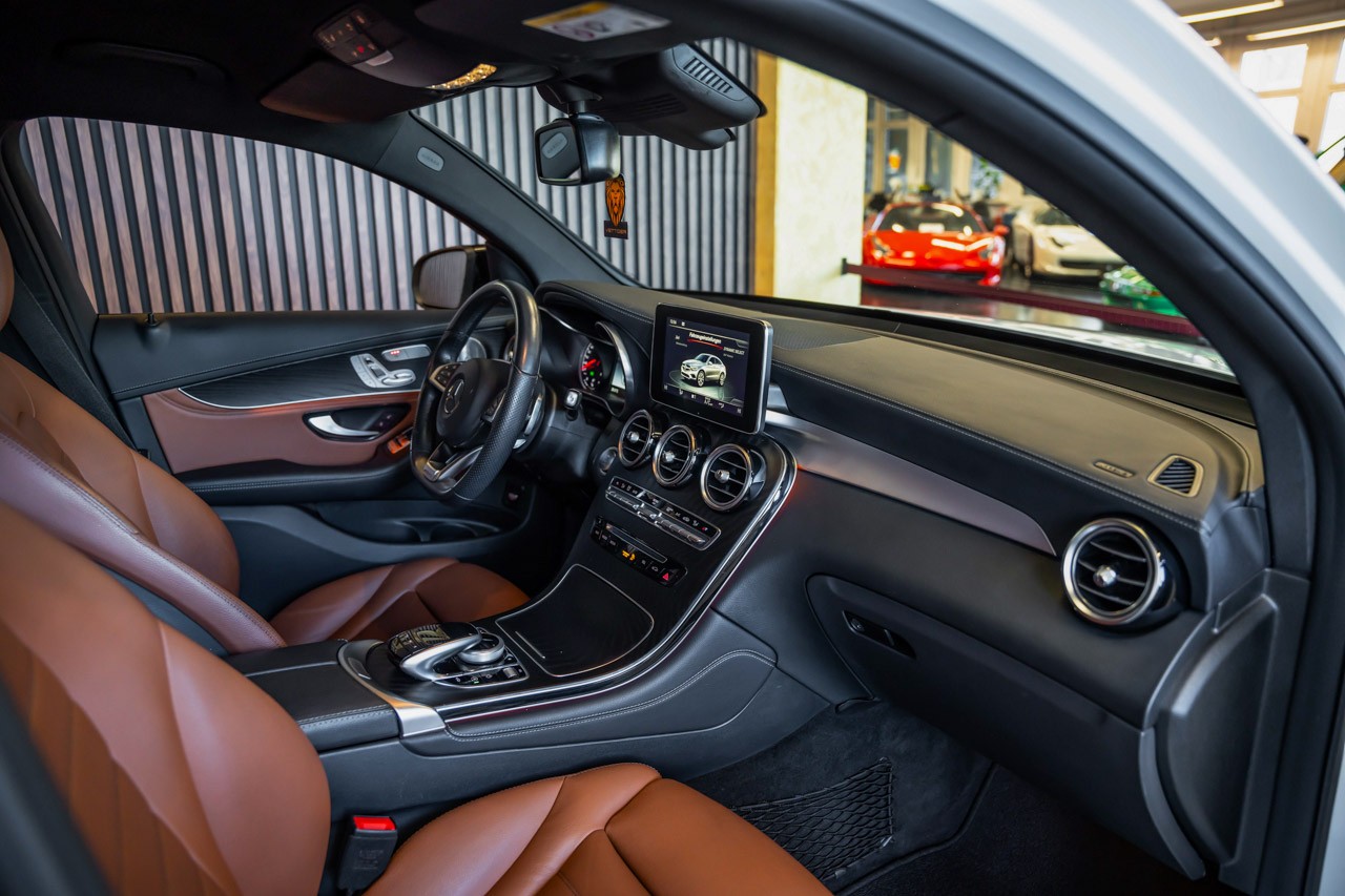 MERCEDES-BENZ GLC Coupé 43 AMG 4Matic 9G-Tronic-image-12
