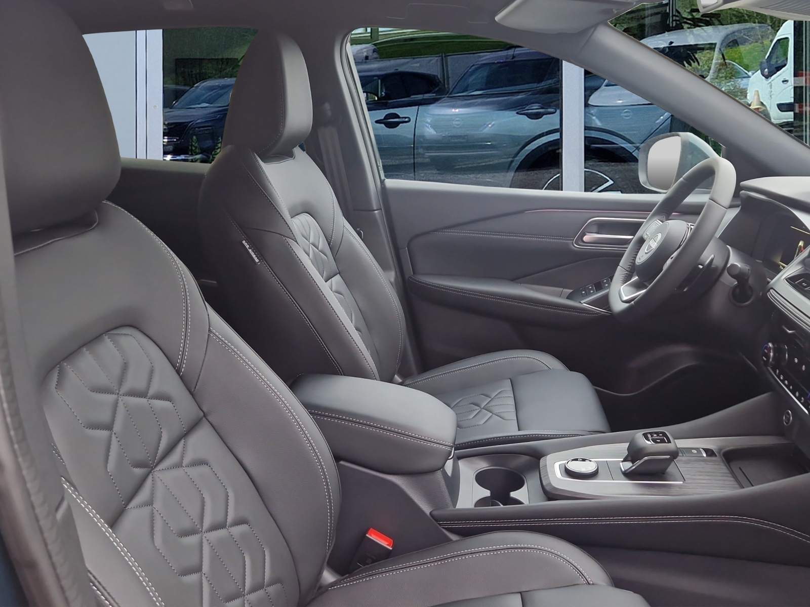 NISSAN Qashqai 1.3 DIG-T MHEV Tekna Xtronic 4x4-image-8