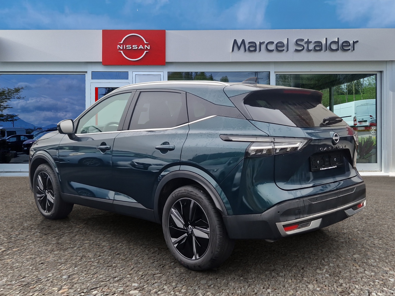 NISSAN Qashqai 1.3 DIG-T MHEV Tekna Xtronic 4x4-image-2
