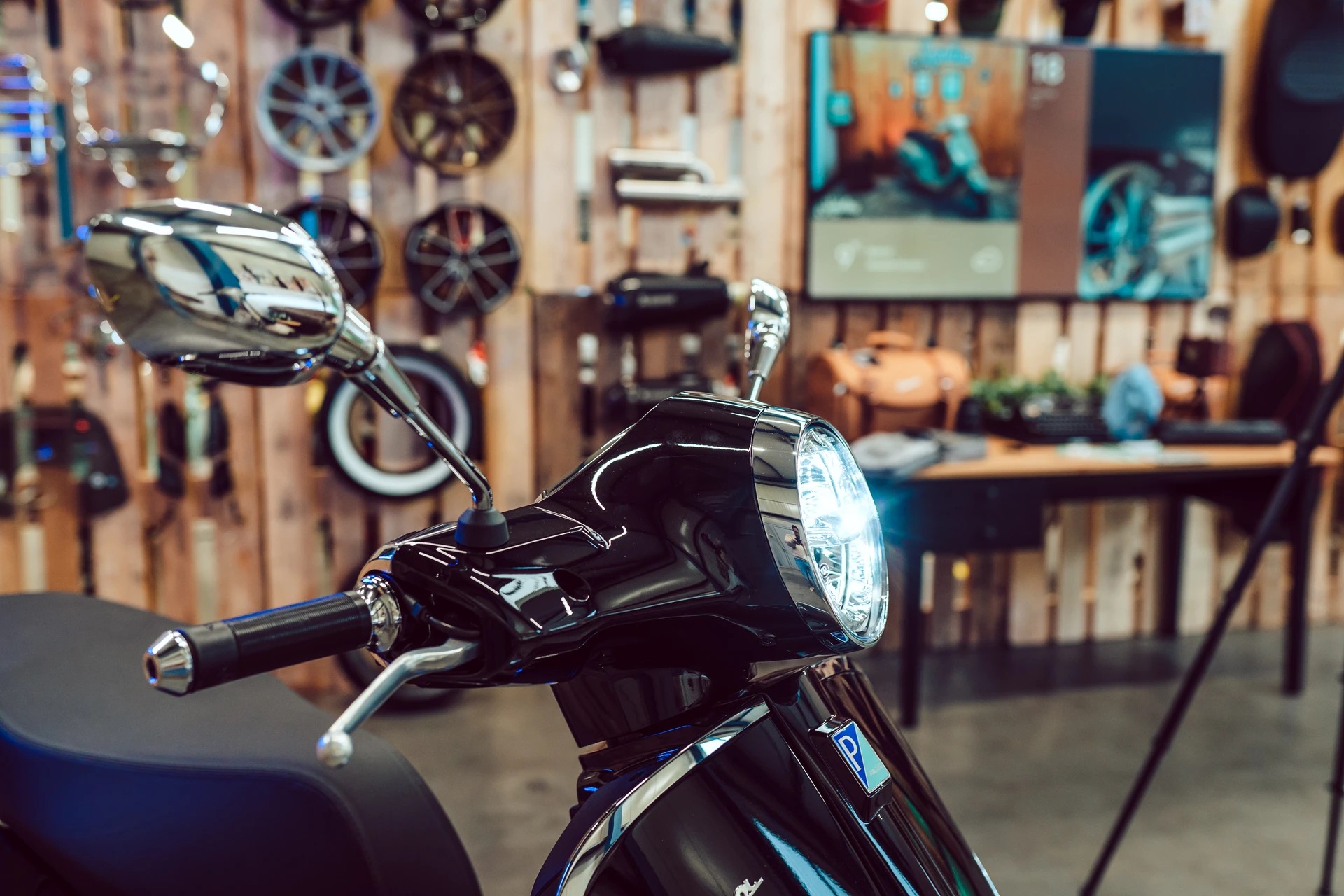 PIAGGIO Vespa GTS 125 Super RST Euro 5+-image-12