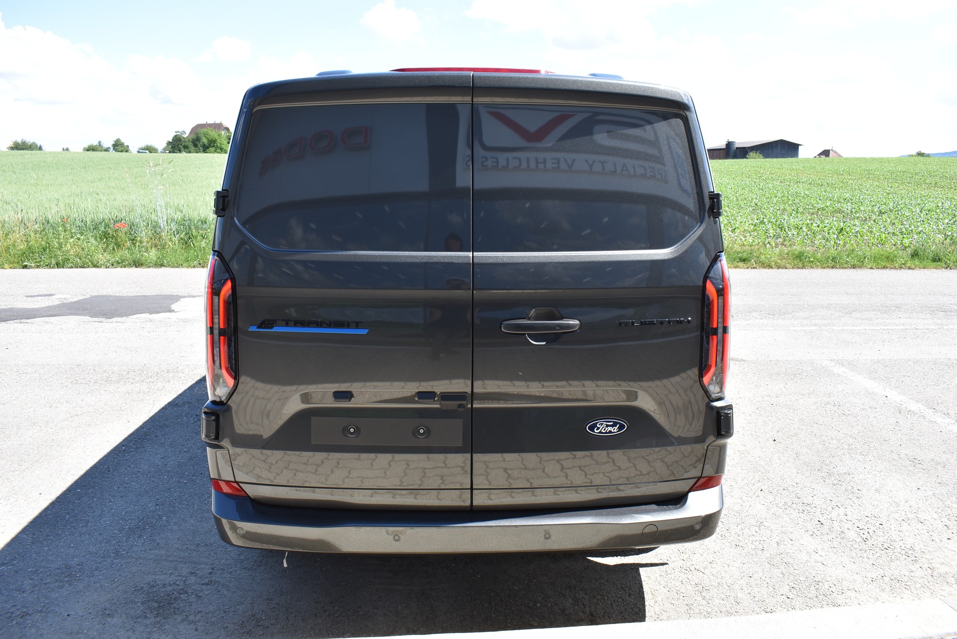 FORD Transit Custom Van 340 L2H1 83kWh Limited-image-5