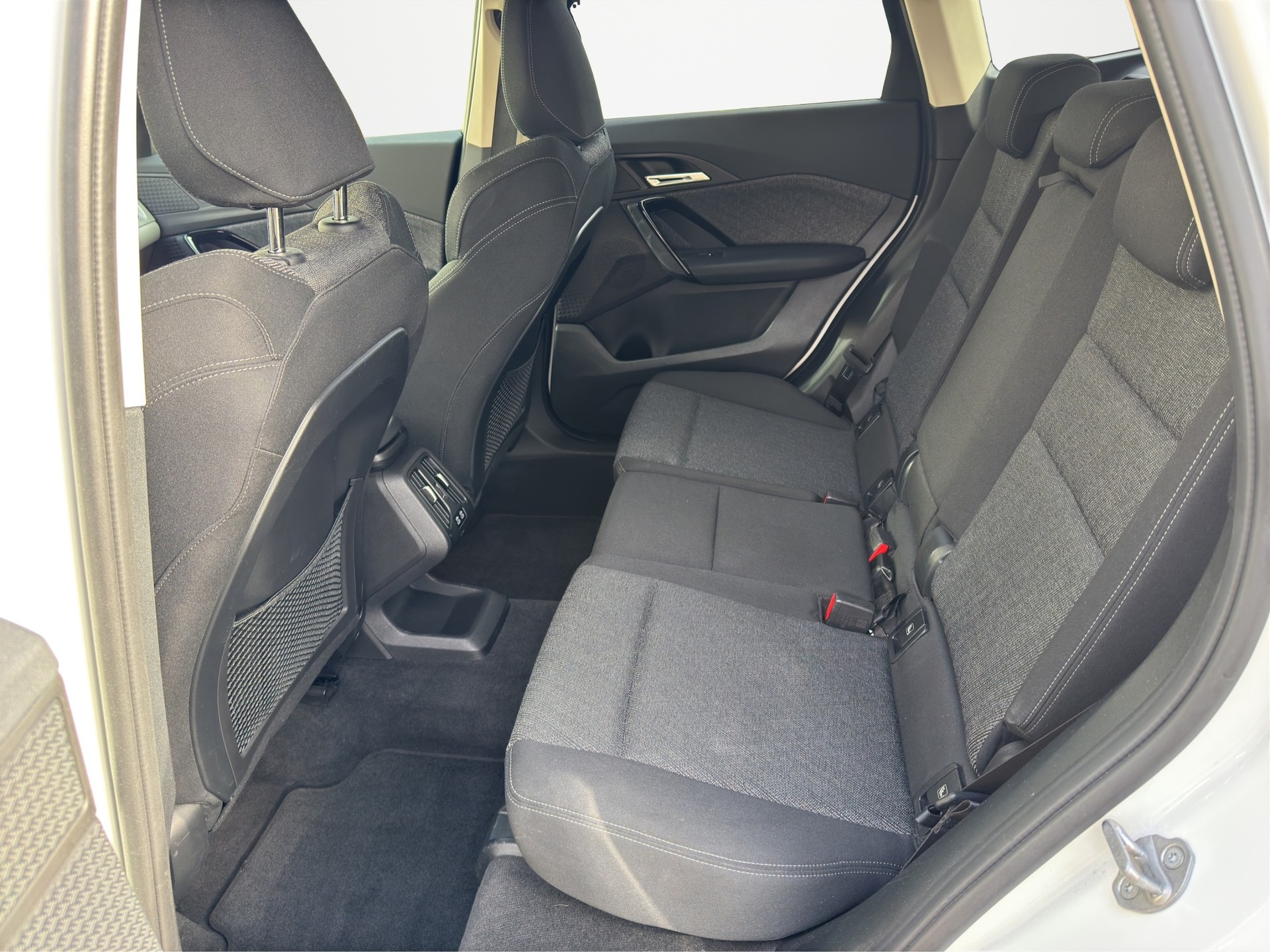 BMW X1 20d xDrive-image-11