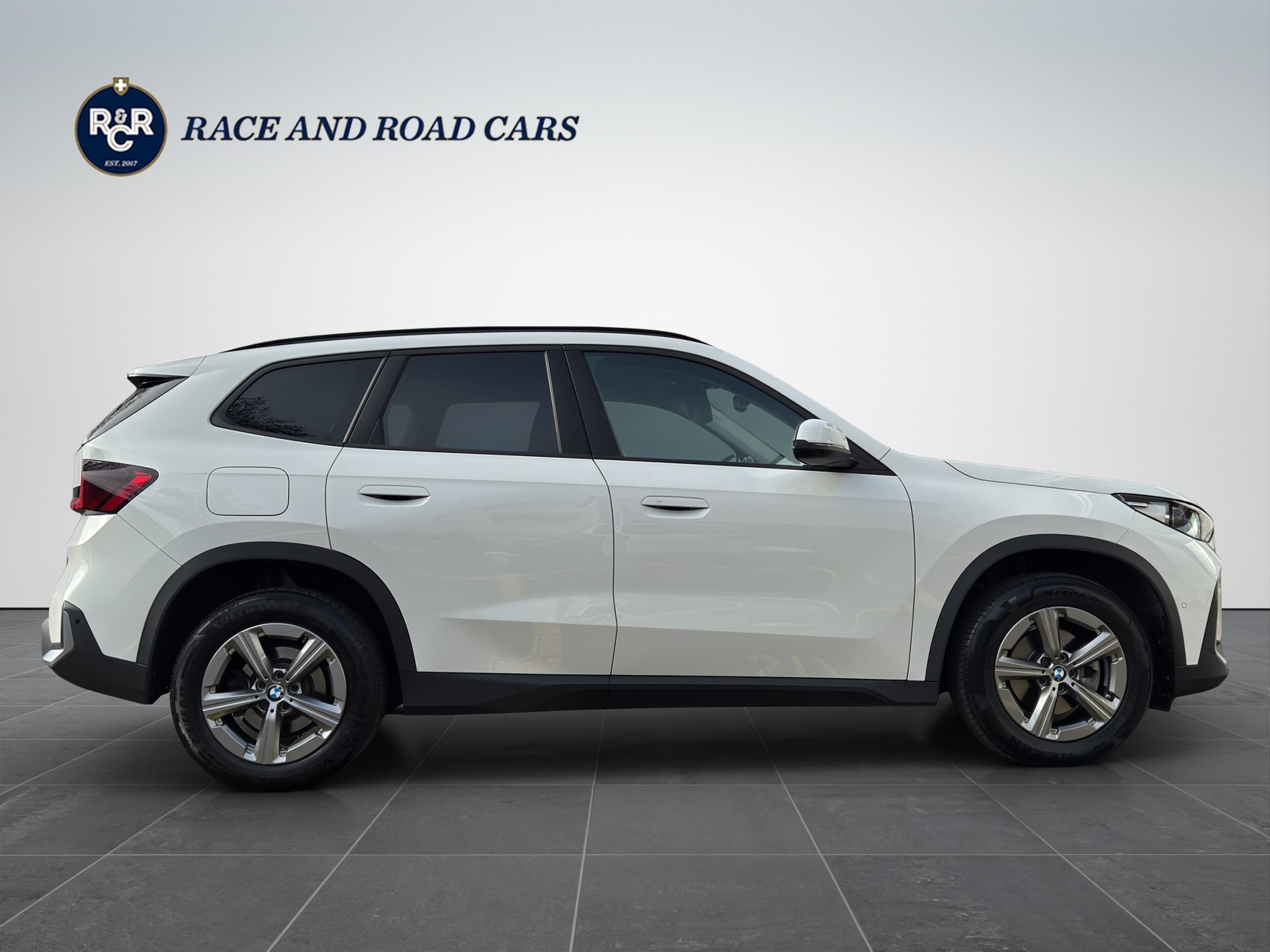 BMW X1 20d xDrive-showroom-element-3