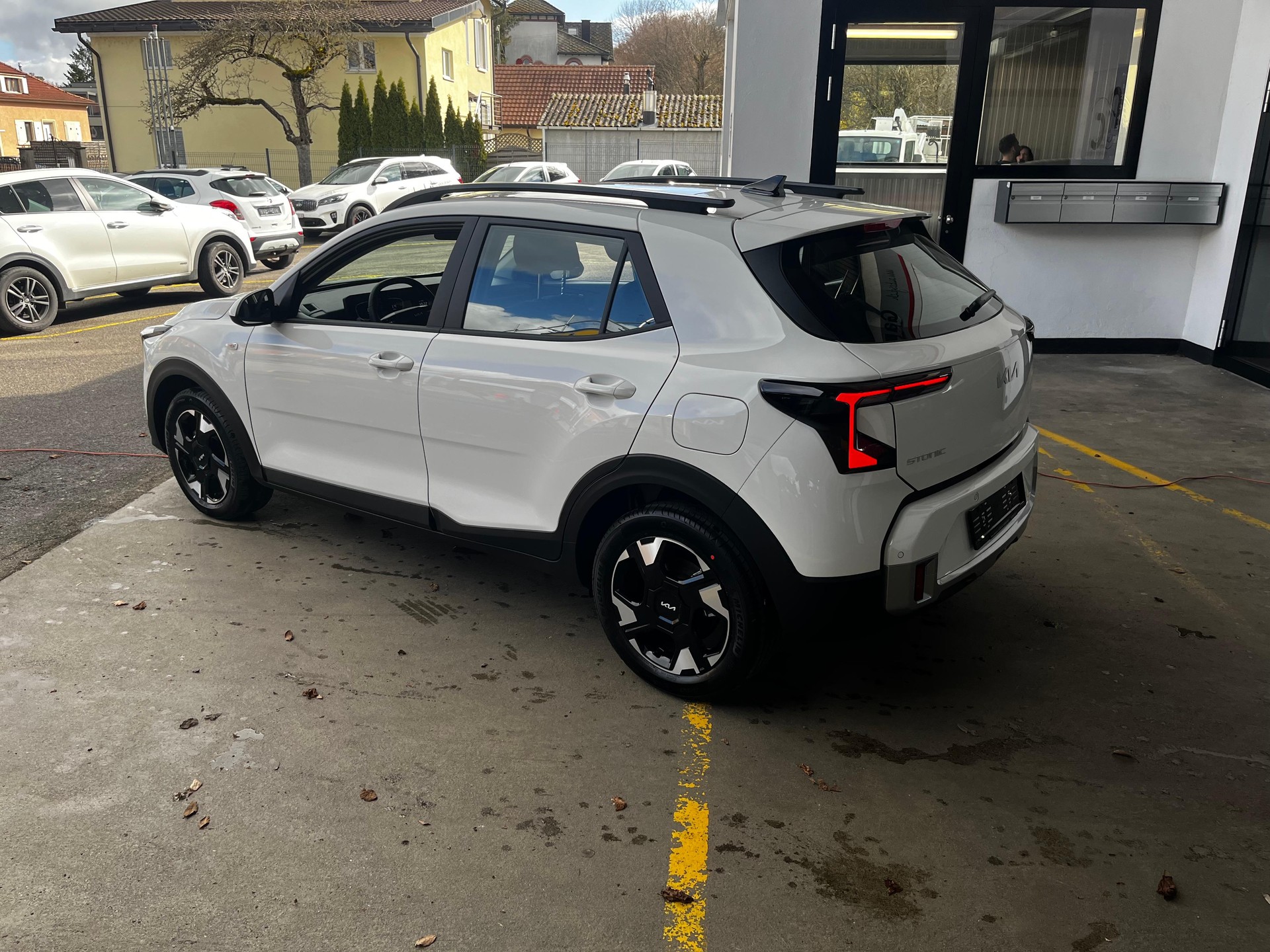 KIA Stonic 1.0 T-image-3