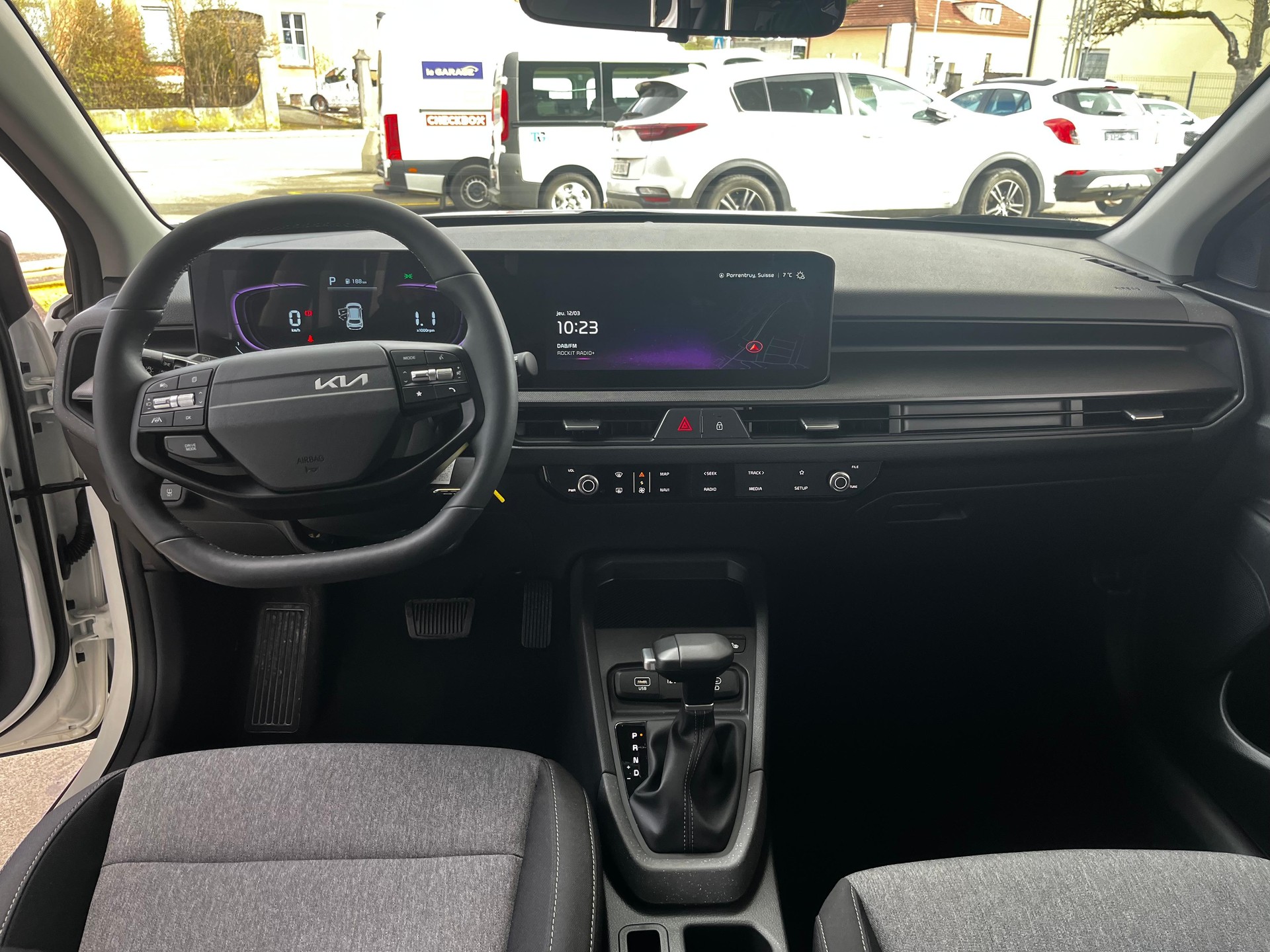 KIA Stonic 1.0 T-image-5