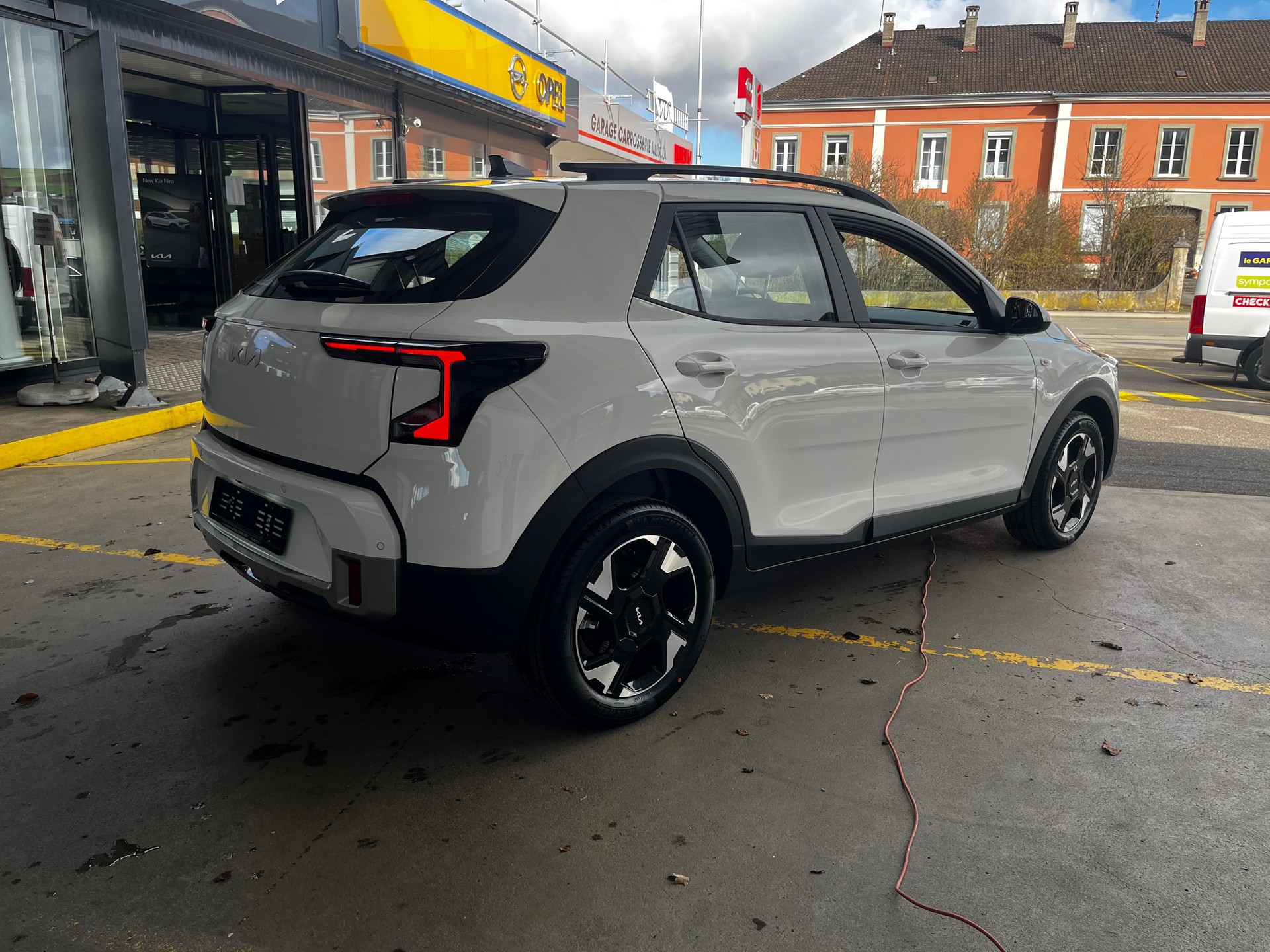 KIA Stonic 1.0 T-image-2