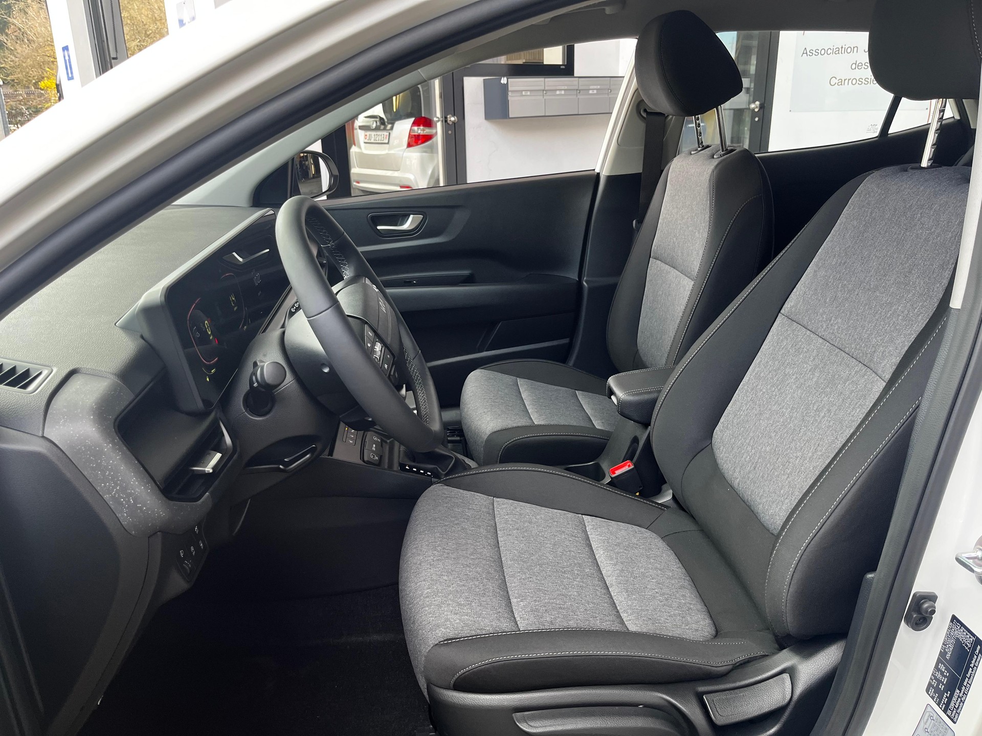 KIA Stonic 1.0 T-image-4