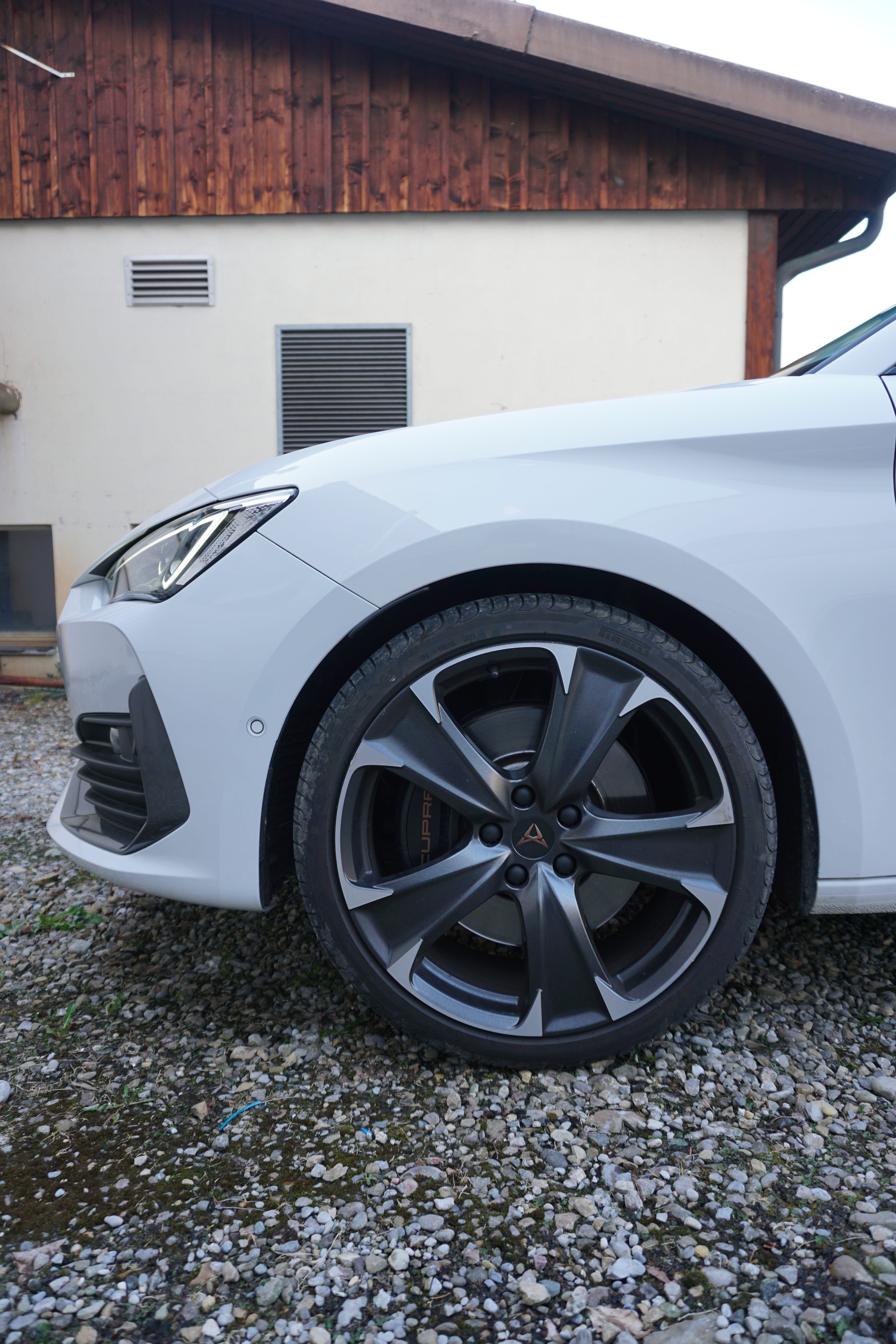CUPRA LEON VZ 2.0 TSI DSG-image-8
