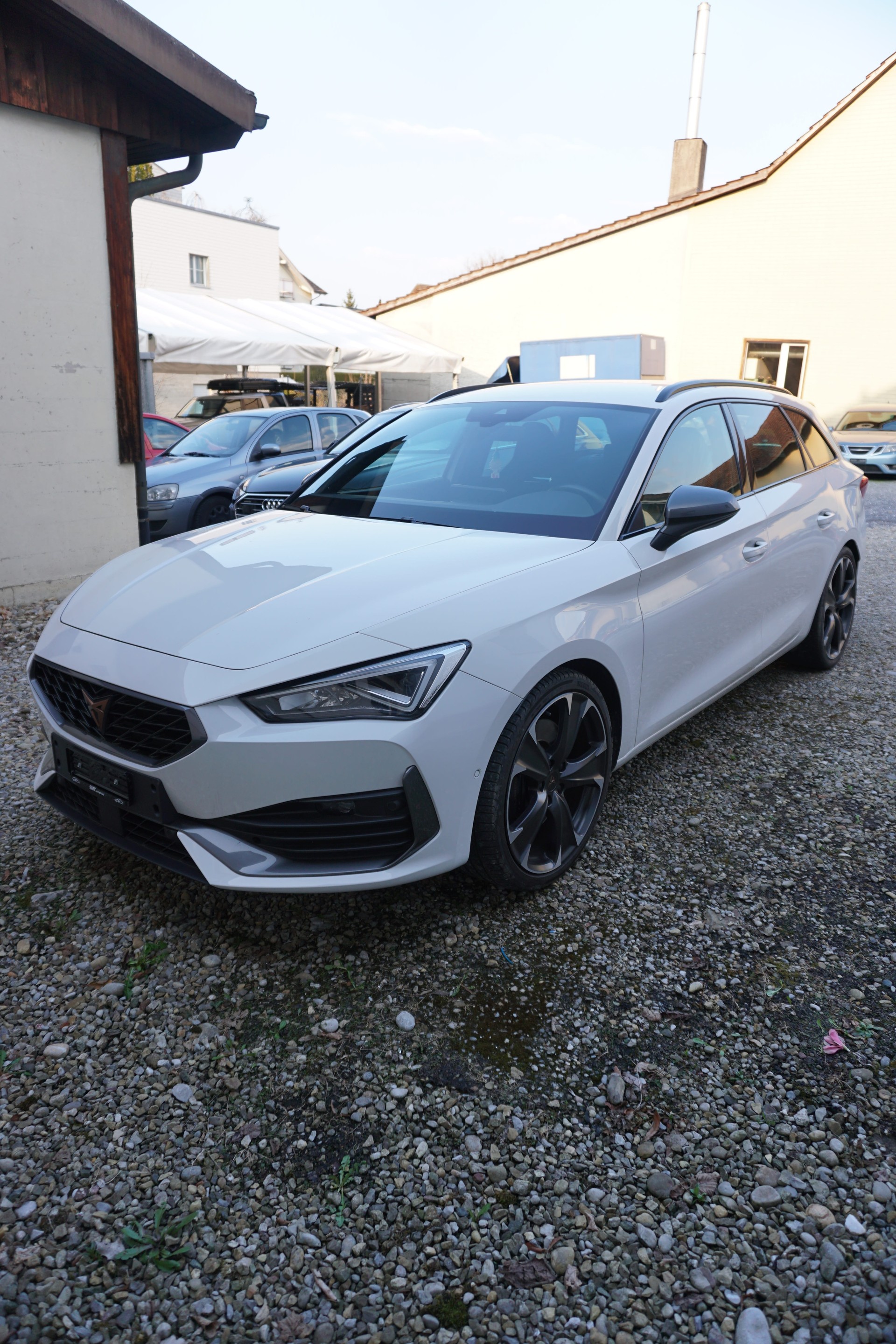 CUPRA LEON VZ 2.0 TSI DSG-image-2